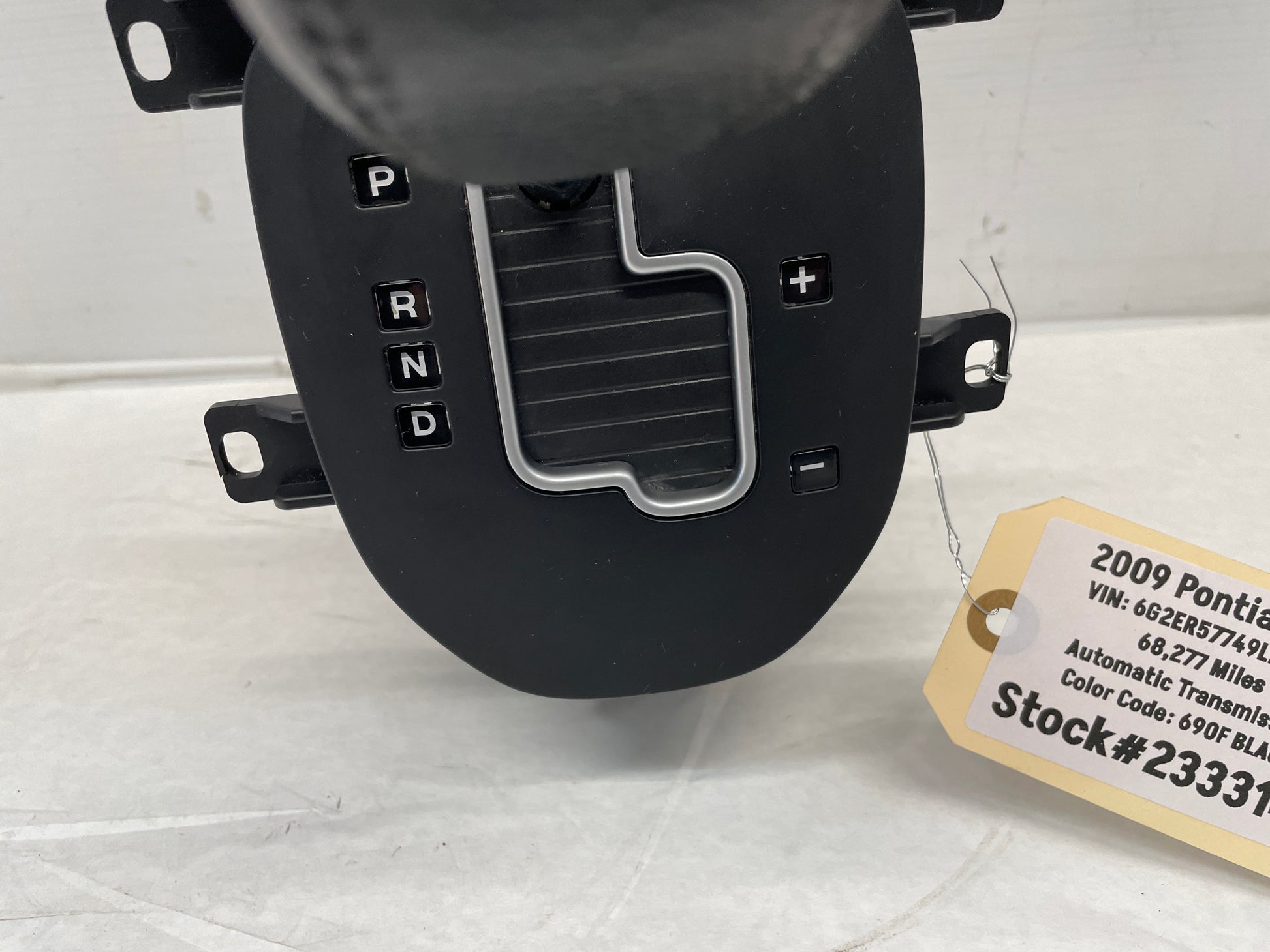 2009 Pontiac G8 Automatic Gear Selector Shifter Assembly OEM - Day's Parts Yard