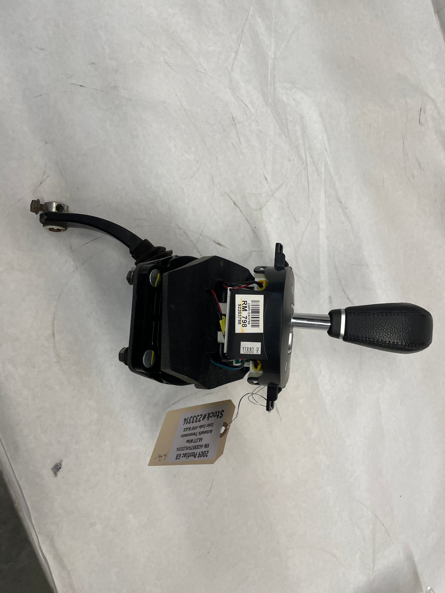 2009 Pontiac G8 Automatic Gear Selector Shifter Assembly OEM - Day's Parts Yard