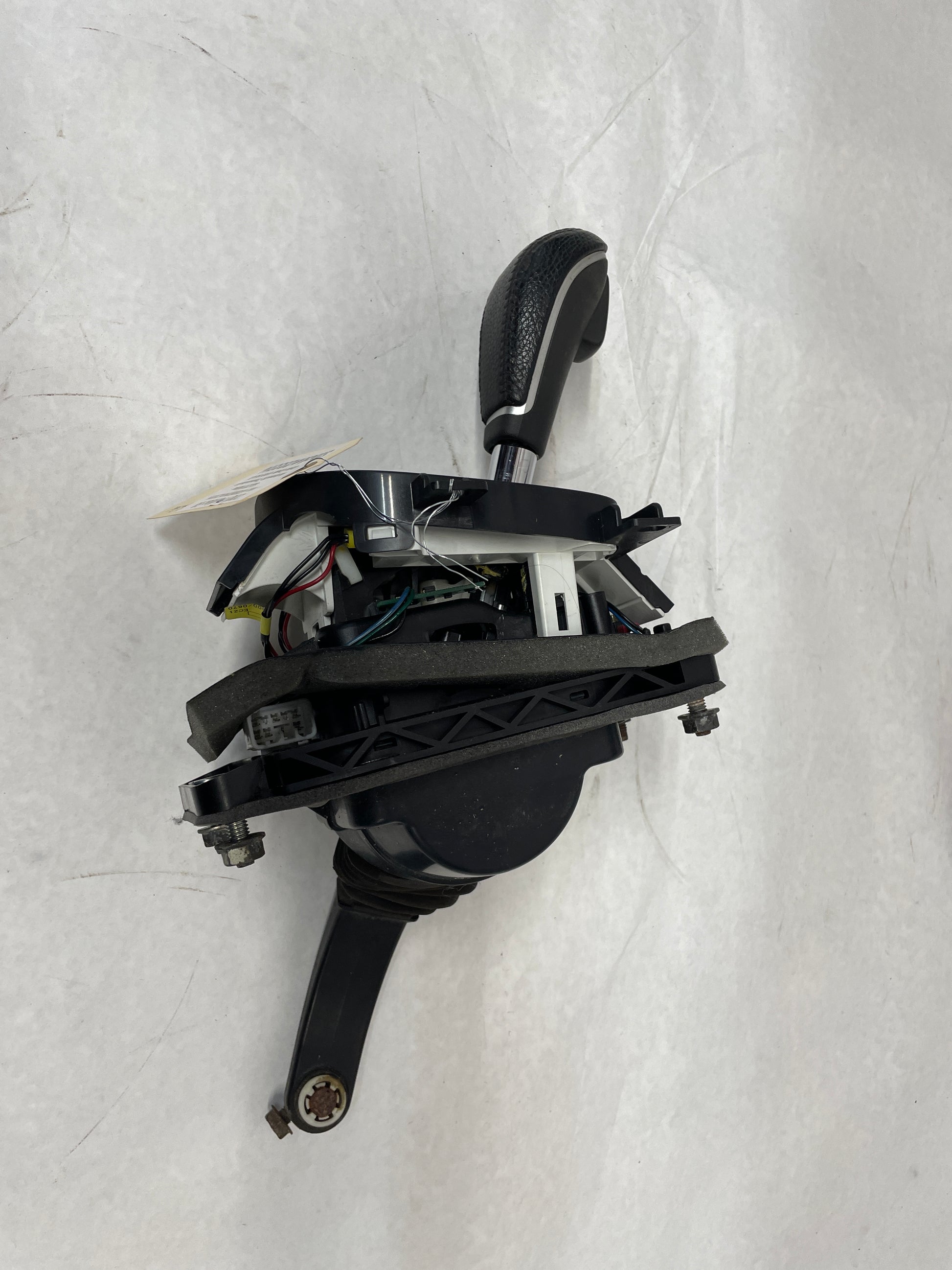 2009 Pontiac G8 Automatic Gear Selector Shifter Assembly OEM - Day's Parts Yard