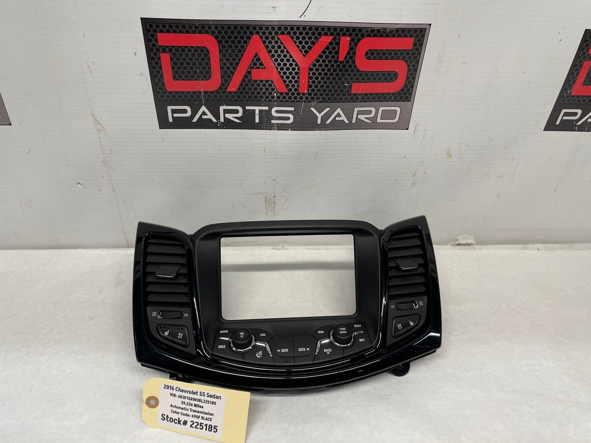 2017 Chevy SS Sedan Navigation Display Radio/ CD Player Face Plate Screen OEM - Day's Parts Yard