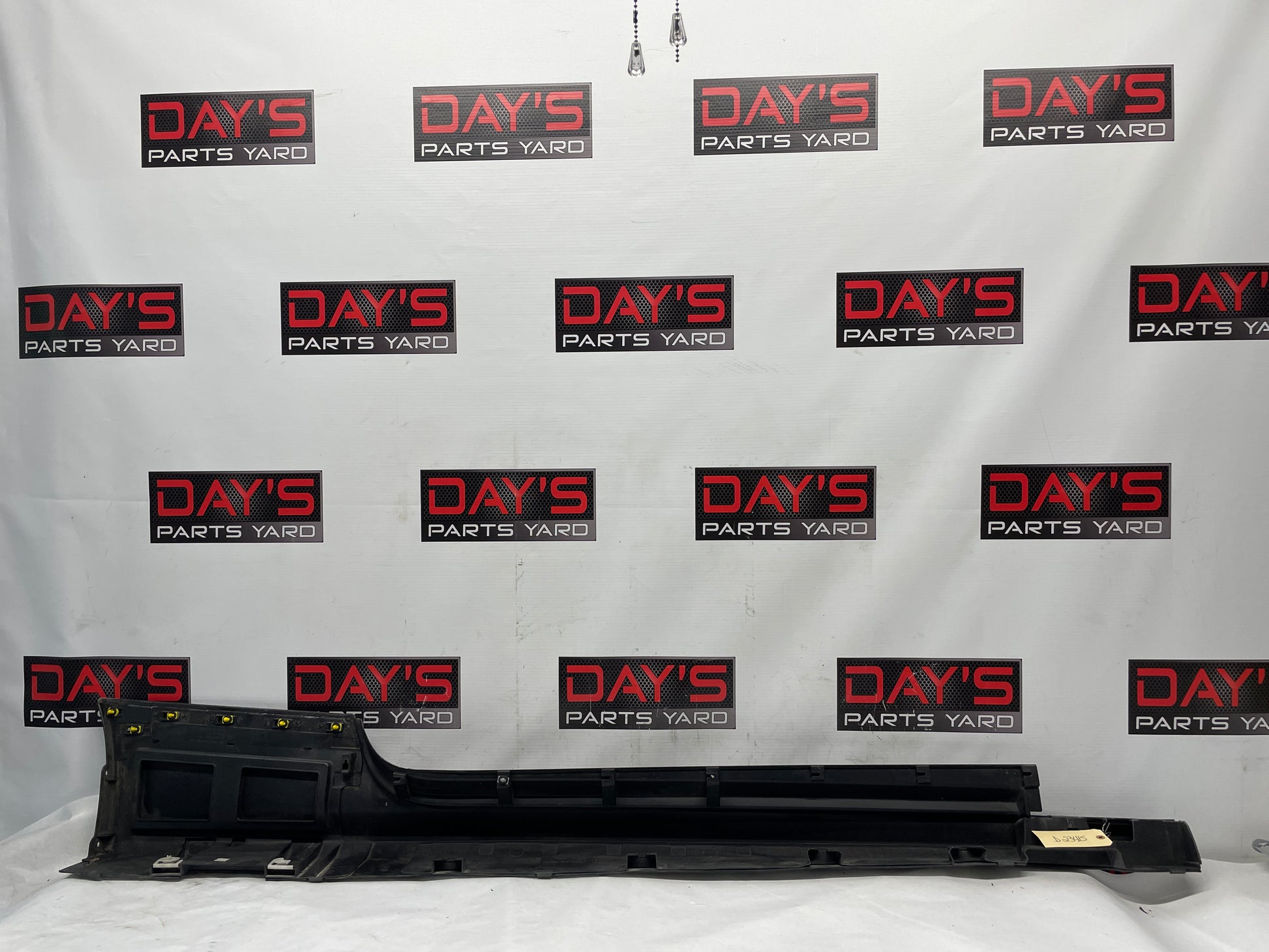 2016 Cadillac ATS-V Coupe LH Driver Side Skirt Rocker Molding Panel OEM - Day's Parts Yard