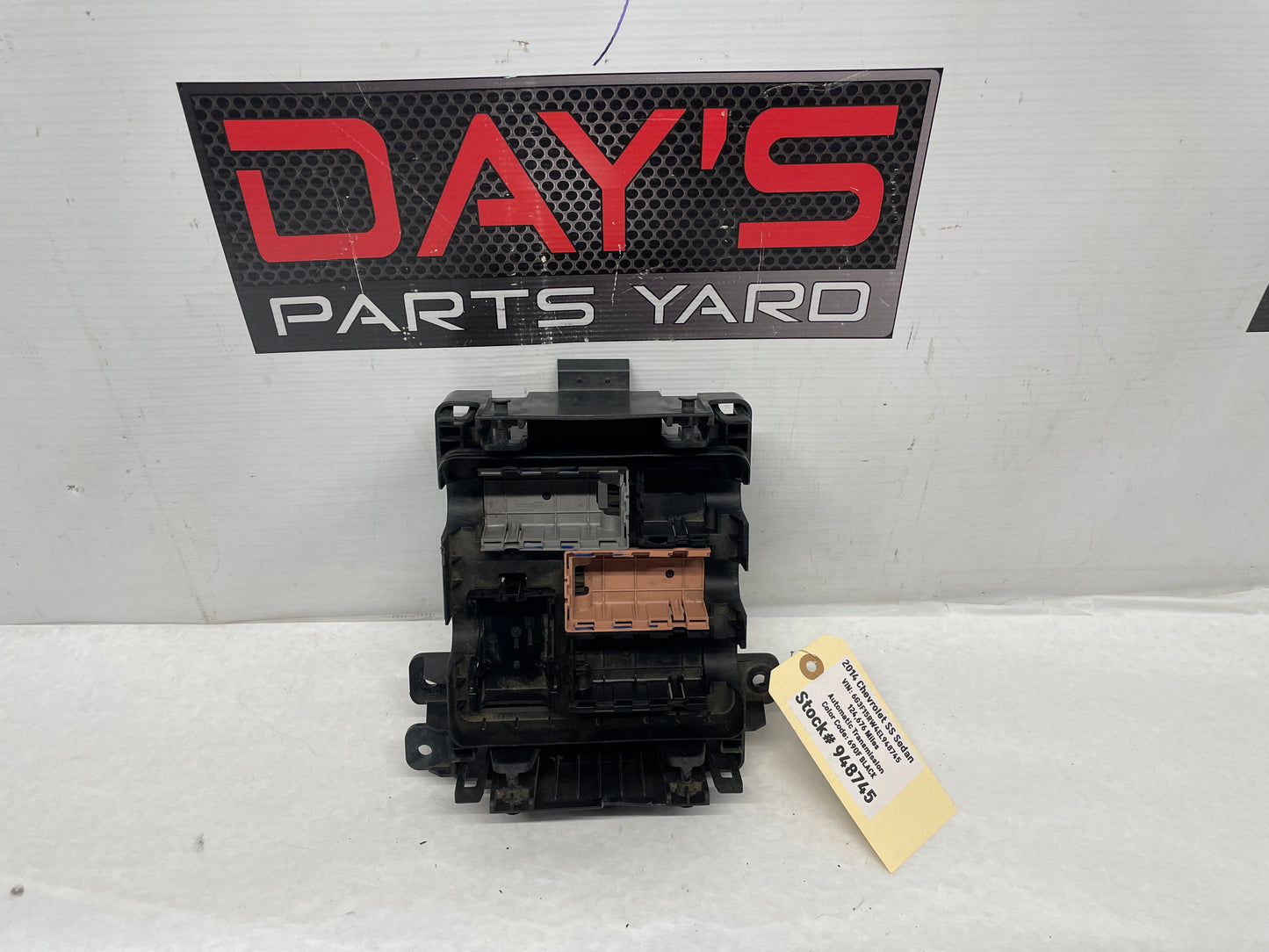 2014 Chevy SS Sedan Engine Bay Fuse Junction Box Block Panel Retainer Block OEM