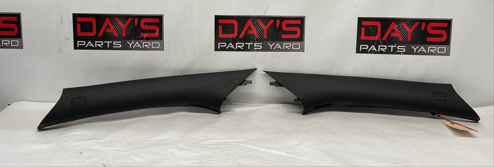 2009 Pontiac G8 RH & LH Interior A Pillar Windshield Trim Molding OEM - Day's Parts Yard