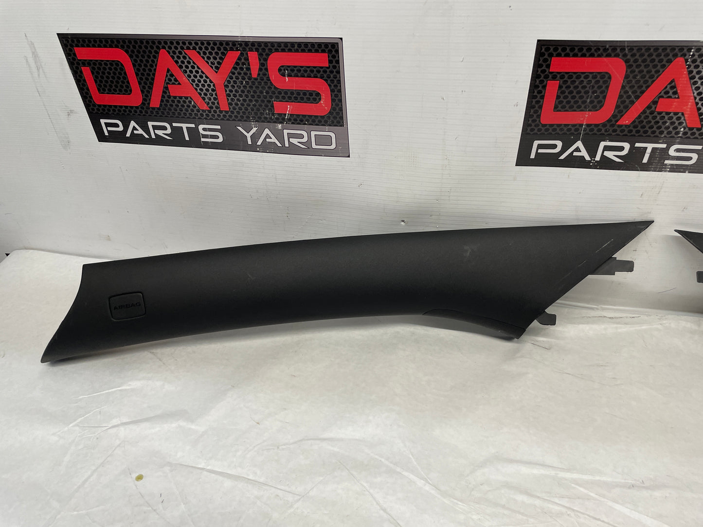 2009 Pontiac G8 RH & LH Interior A Pillar Windshield Trim Molding OEM - Day's Parts Yard