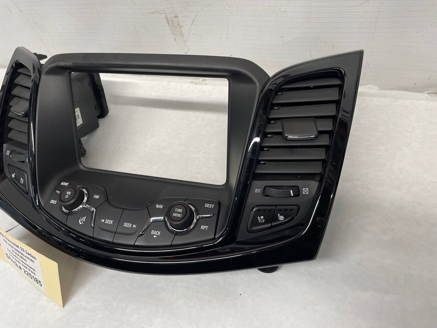 2017 Chevy SS Sedan Navigation Display Radio/ CD Player Face Plate Screen OEM - Day's Parts Yard