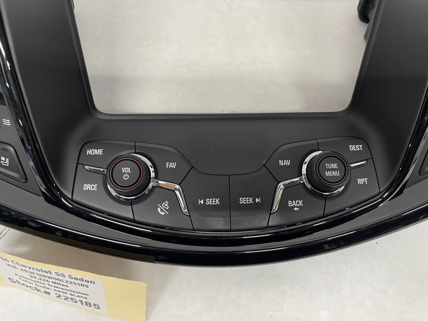 2017 Chevy SS Sedan Navigation Display Radio/ CD Player Face Plate Screen OEM - Day's Parts Yard