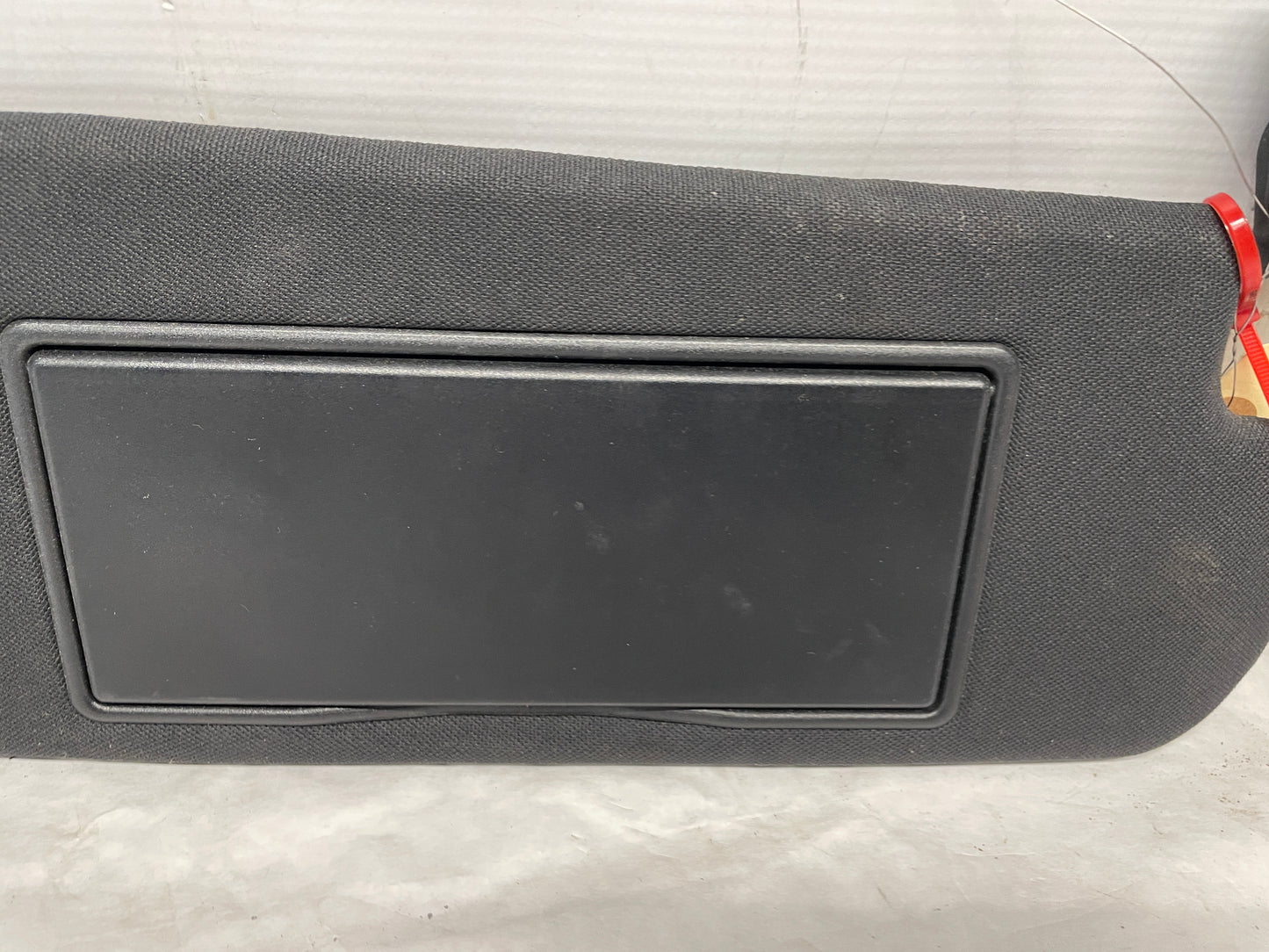 2006 Pontiac GTO RH & LH Sun Visors Shades Sunvisors w/ Clips OEM