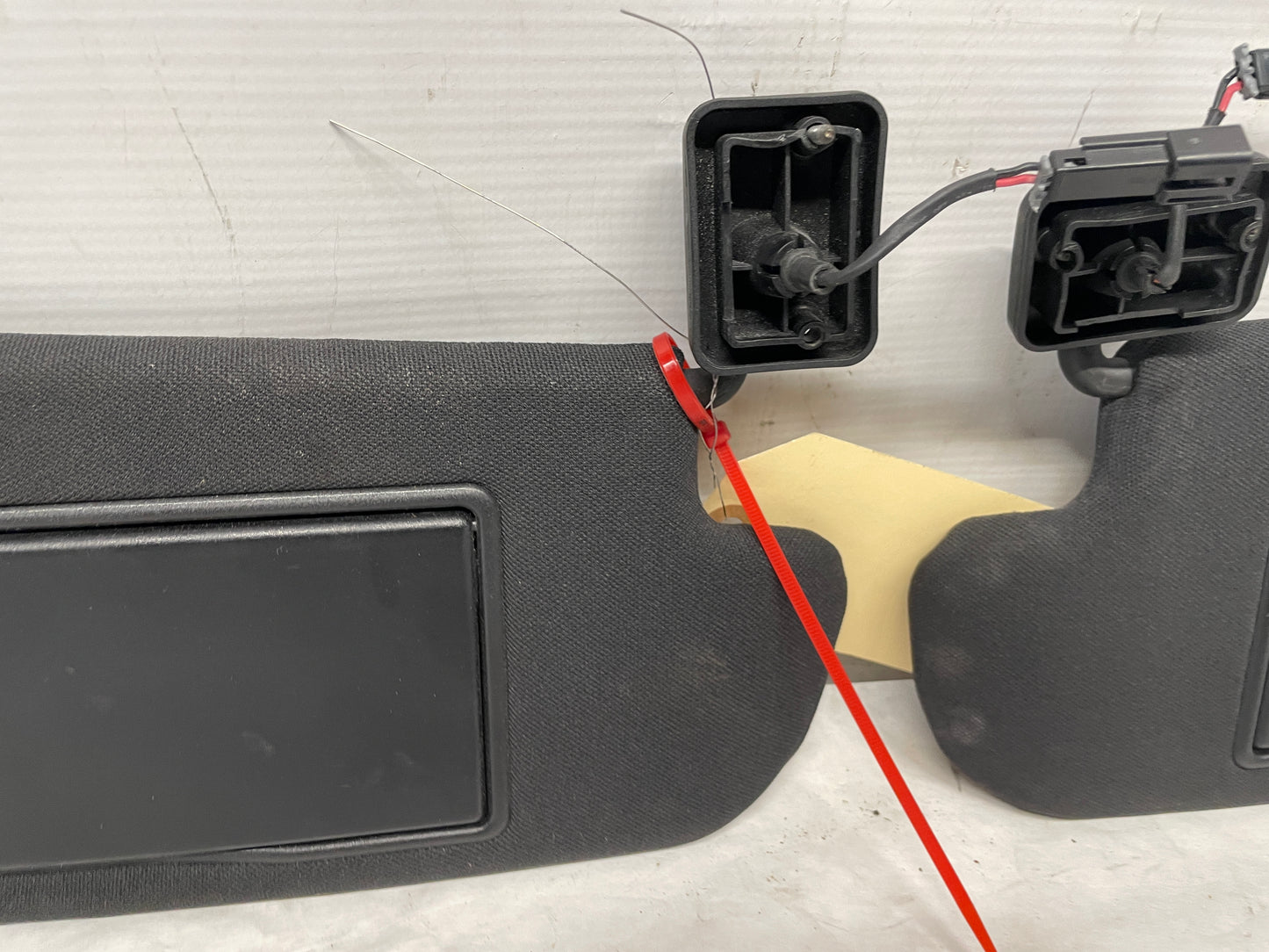 2006 Pontiac GTO RH & LH Sun Visors Shades Sunvisors w/ Clips OEM