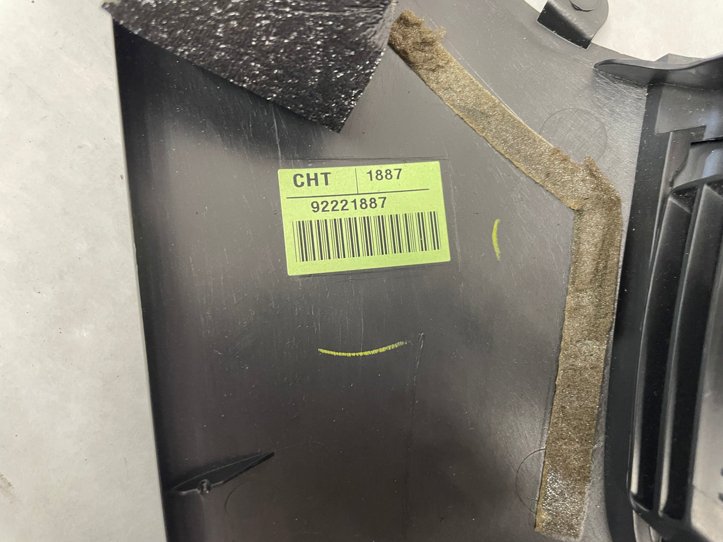 2009 Pontiac G8 RH & LH Interior A Pillar Windshield Trim Molding OEM - Day's Parts Yard