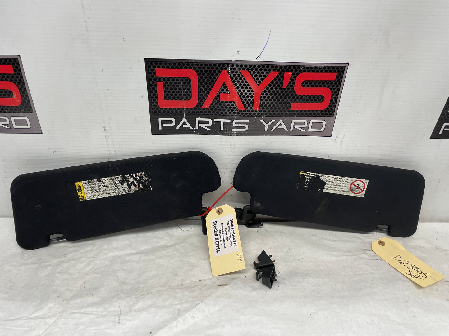 2006 Pontiac GTO RH & LH Sun Visors Shades Sunvisors w/ Clips OEM