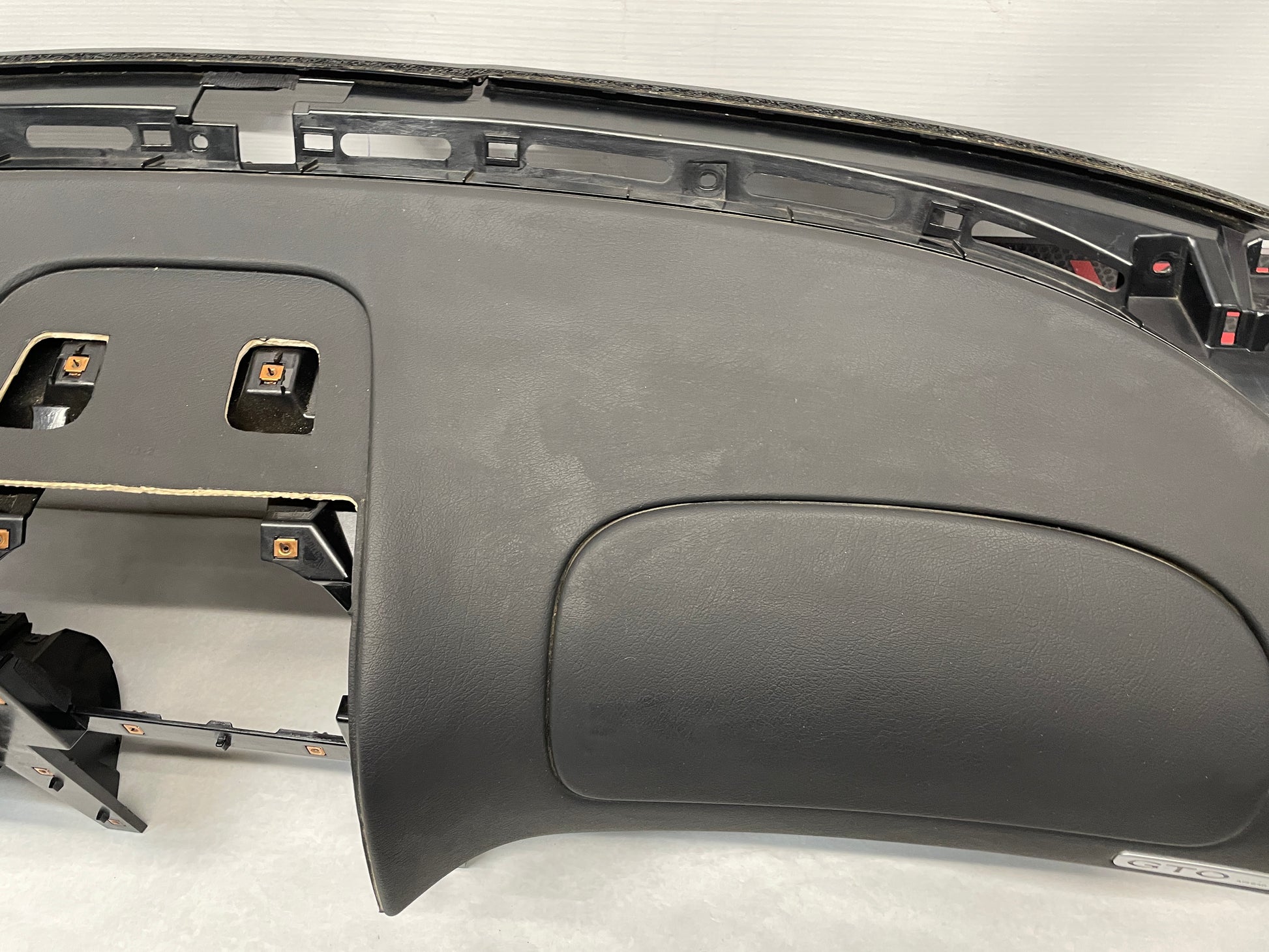 2005 Pontiac GTO Dash Pad Board OEM - Day's Parts Yard