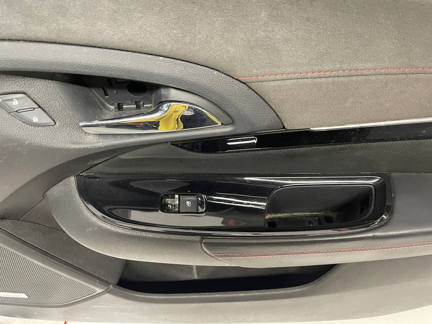 2016 Chevrolet SS Sedan RH Passenger Front Door Panel OEM