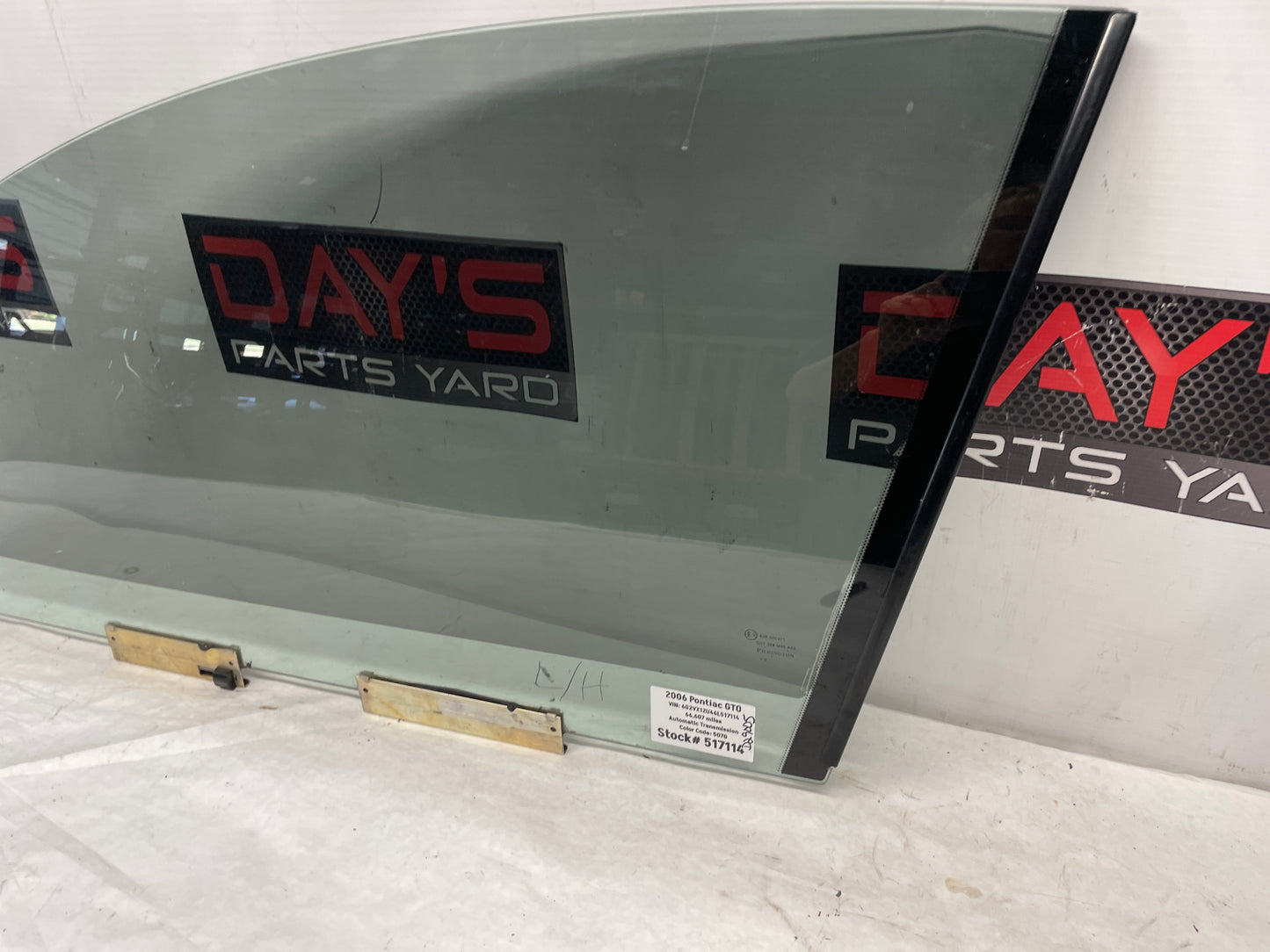 2006 Pontiac GTO LH Driver Front Door Window Glass OEM
