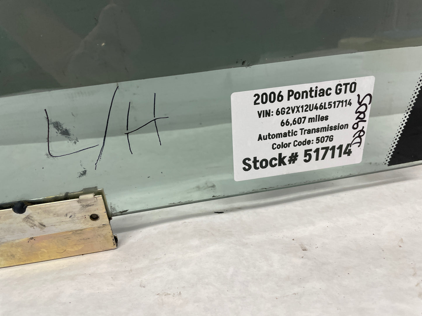 2006 Pontiac GTO LH Driver Front Door Window Glass OEM