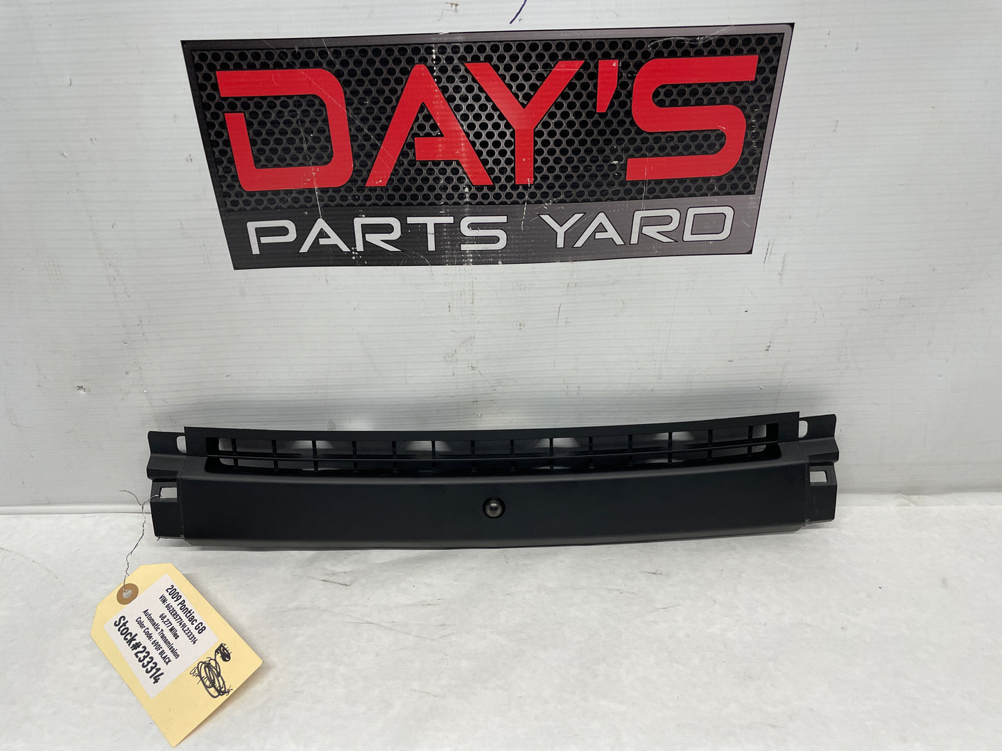 2009 Pontiac G8 Upper Dash Defrost Vent Panel OEM - Day's Parts Yard