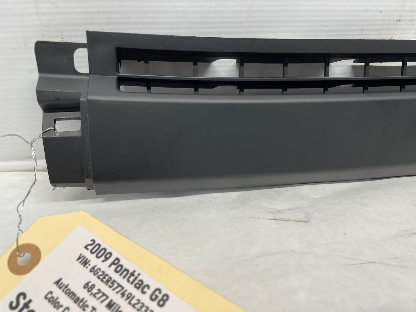 2009 Pontiac G8 Upper Dash Defrost Vent Panel OEM - Day's Parts Yard