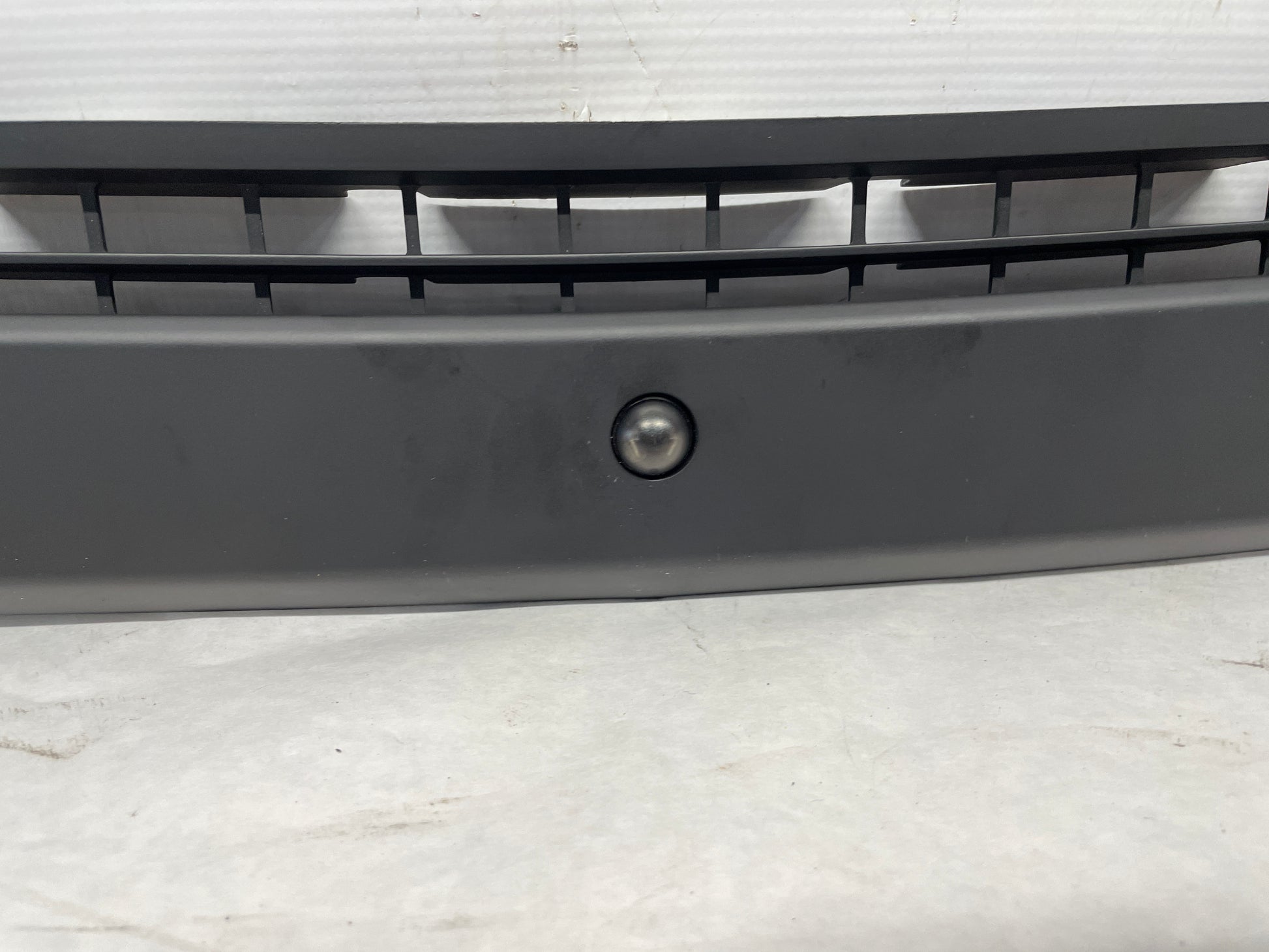 2009 Pontiac G8 Upper Dash Defrost Vent Panel OEM - Day's Parts Yard