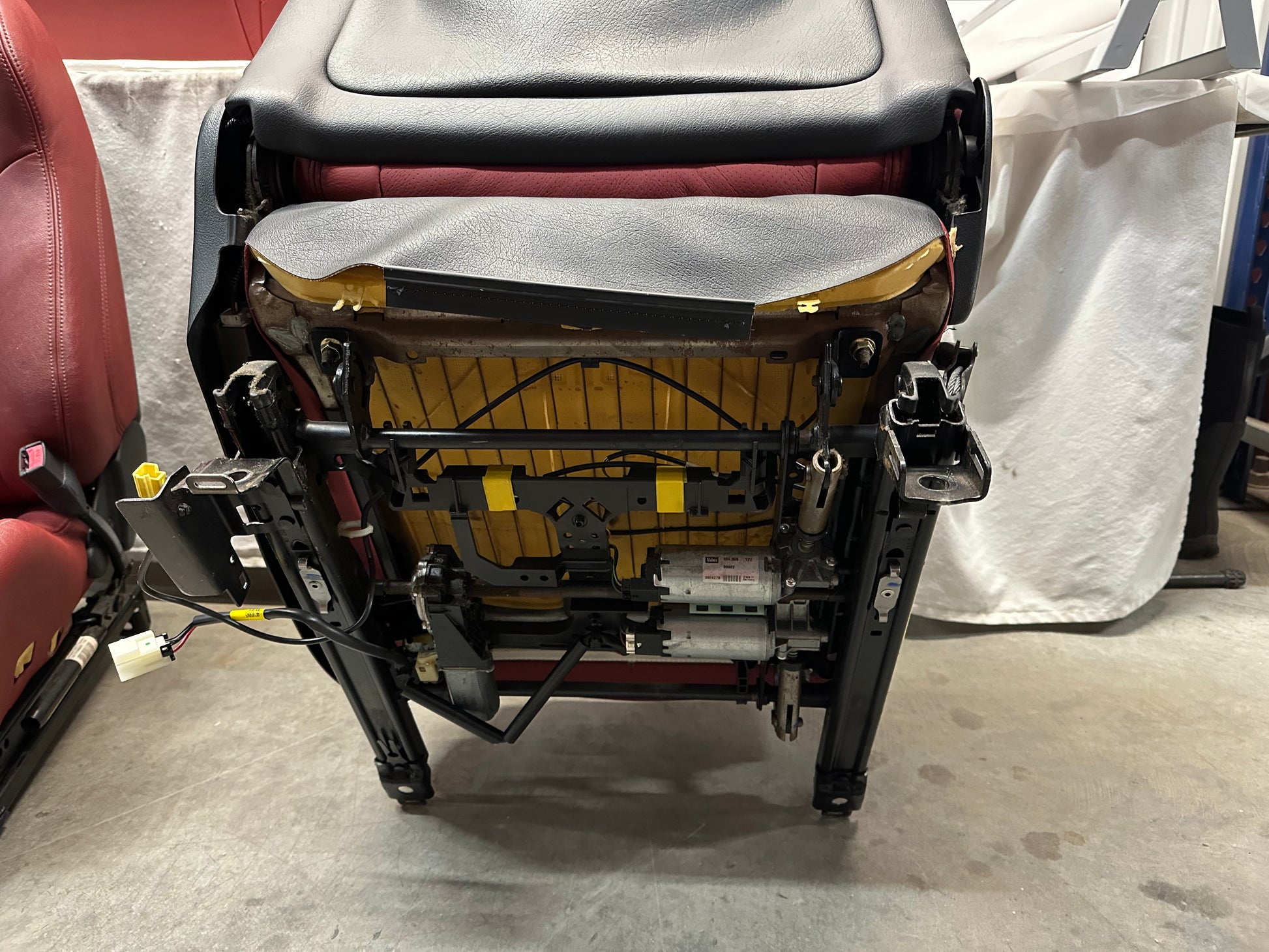 2006 Pontiac GTO Seats Fronts and Rears Red Leather OEM - Day's Parts Yard