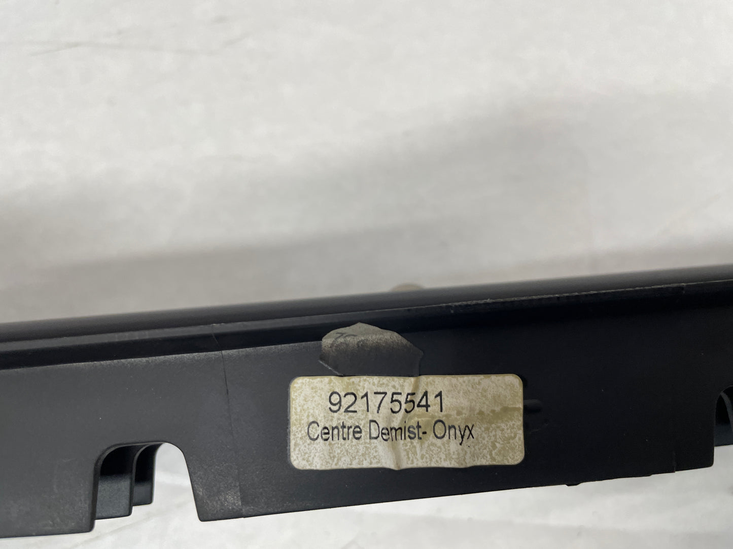 2009 Pontiac G8 Upper Dash Defrost Vent Panel OEM - Day's Parts Yard