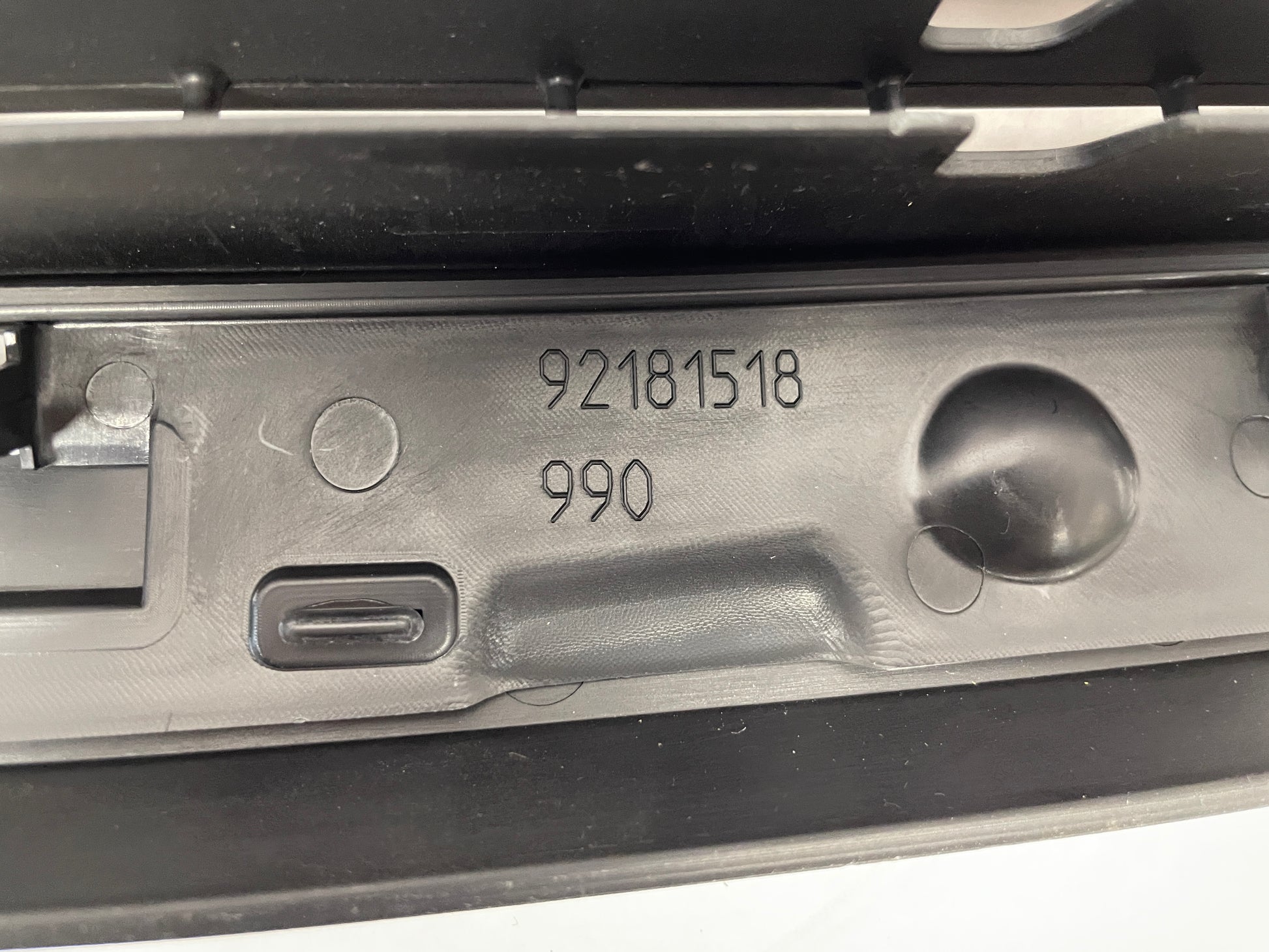 2009 Pontiac G8 Upper Dash Defrost Vent Panel OEM - Day's Parts Yard