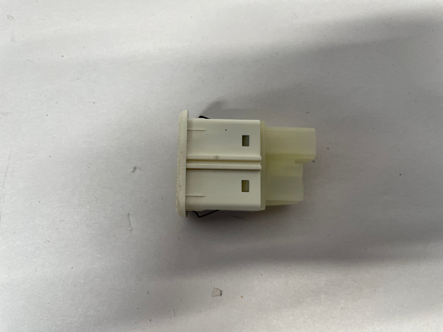 2015 Chevy SS Sedan Center Console USB AUX Port OEM - Day's Parts Yard