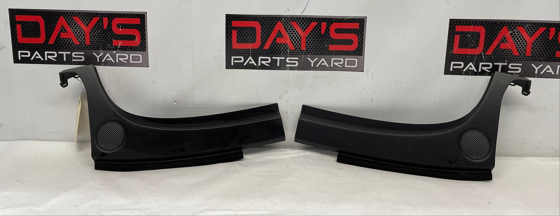 2009 Pontiac G8 RH & LH Dash Cowl Trim OEM - Day's Parts Yard