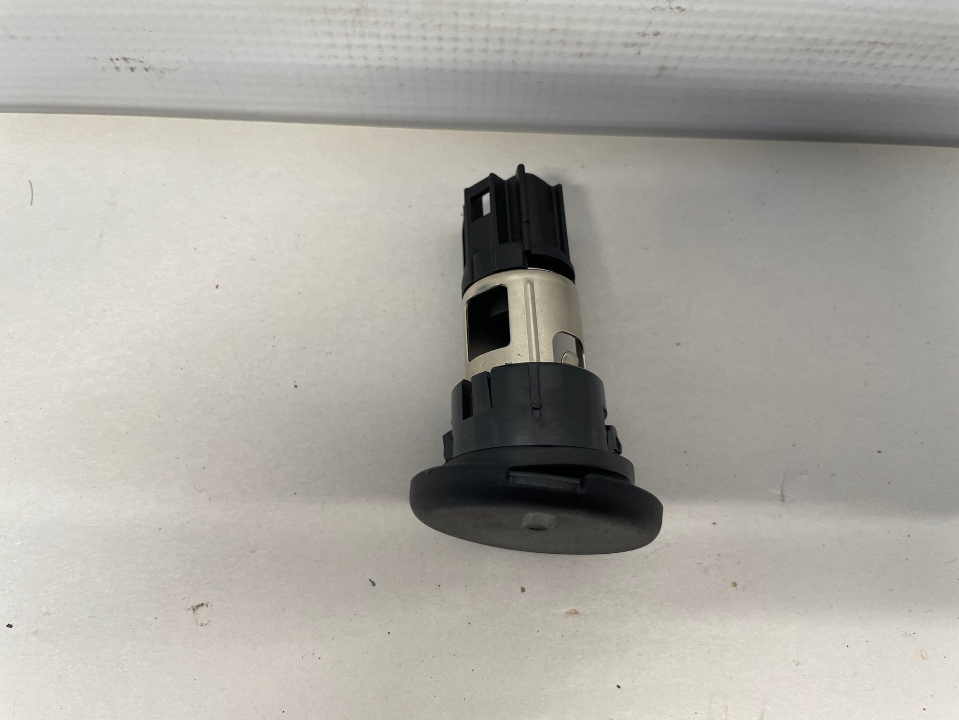 2015 Chevy SS Sedan 12V Power Socket Plug OEM - Day's Parts Yard