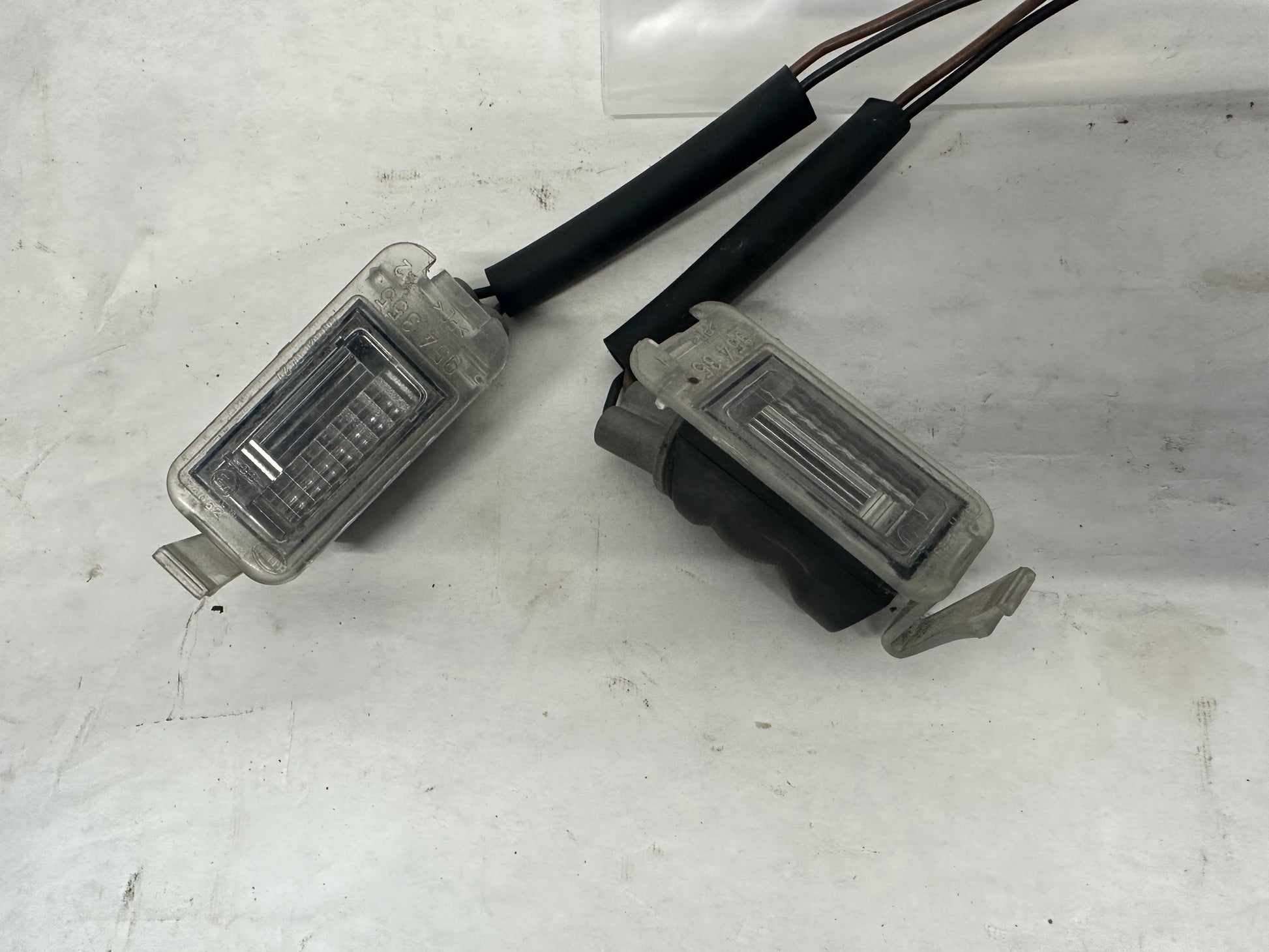 2006 Pontiac GTO License Plate Tag Light Set OEM - Day's Parts Yard