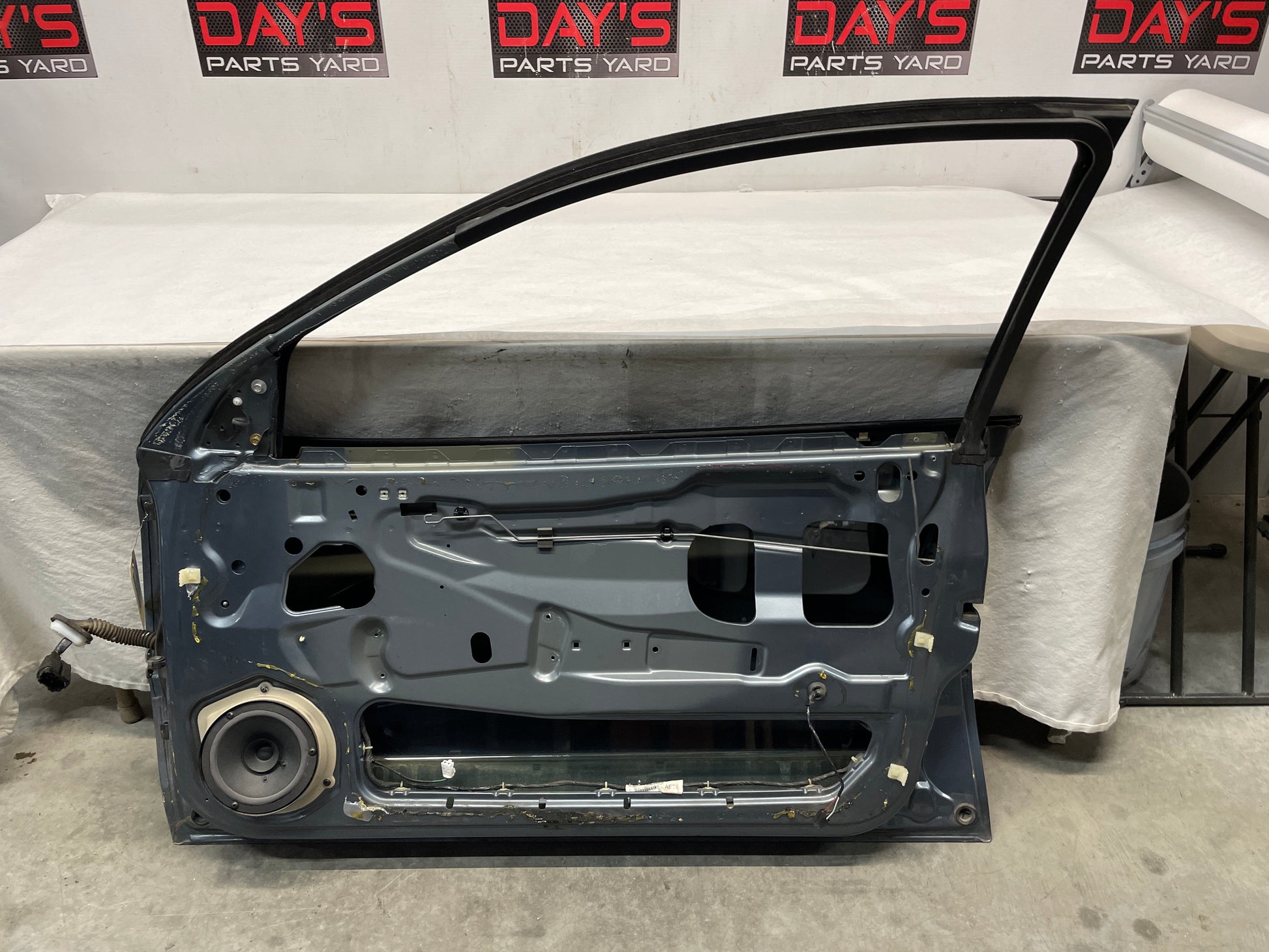 2005 Pontiac GTO RH Passenger Exterior Front Door OEM - Day's Parts Yard