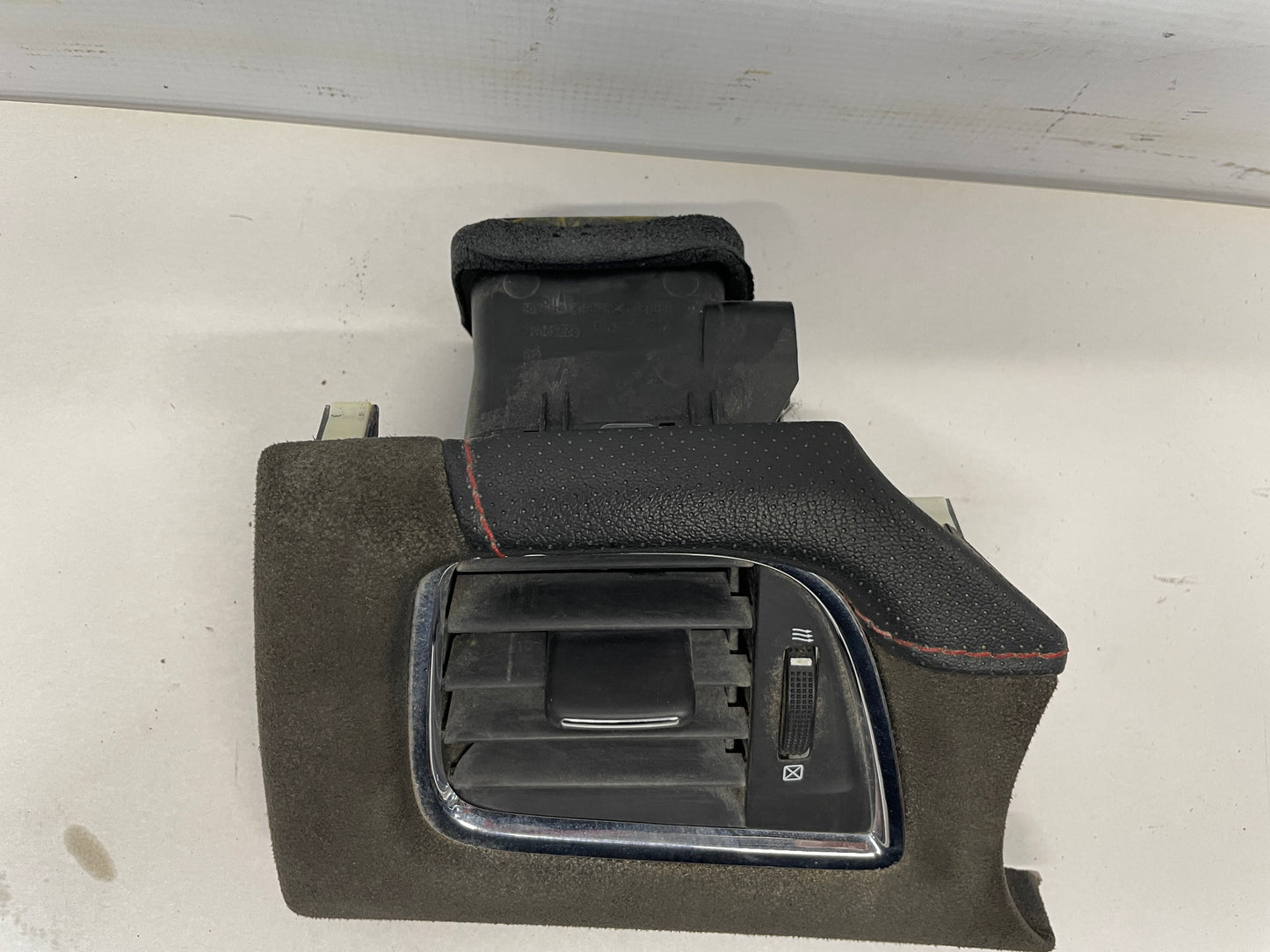 2015 Chevy SS Sedan Suede Dash Vent OEM - Day's Parts Yard