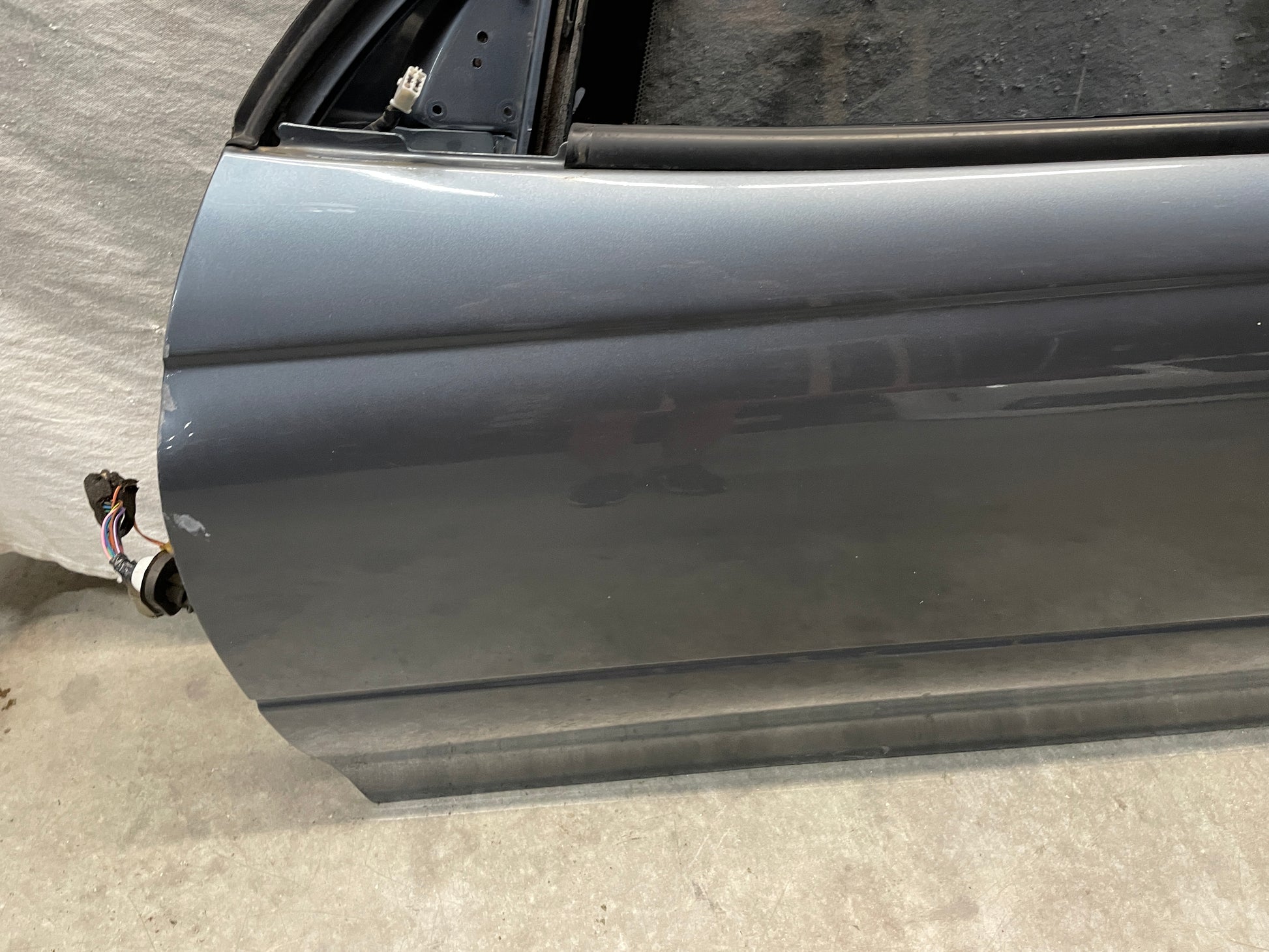 2005 Pontiac GTO LH Driver Exterior Front Door OEM - Day's Parts Yard