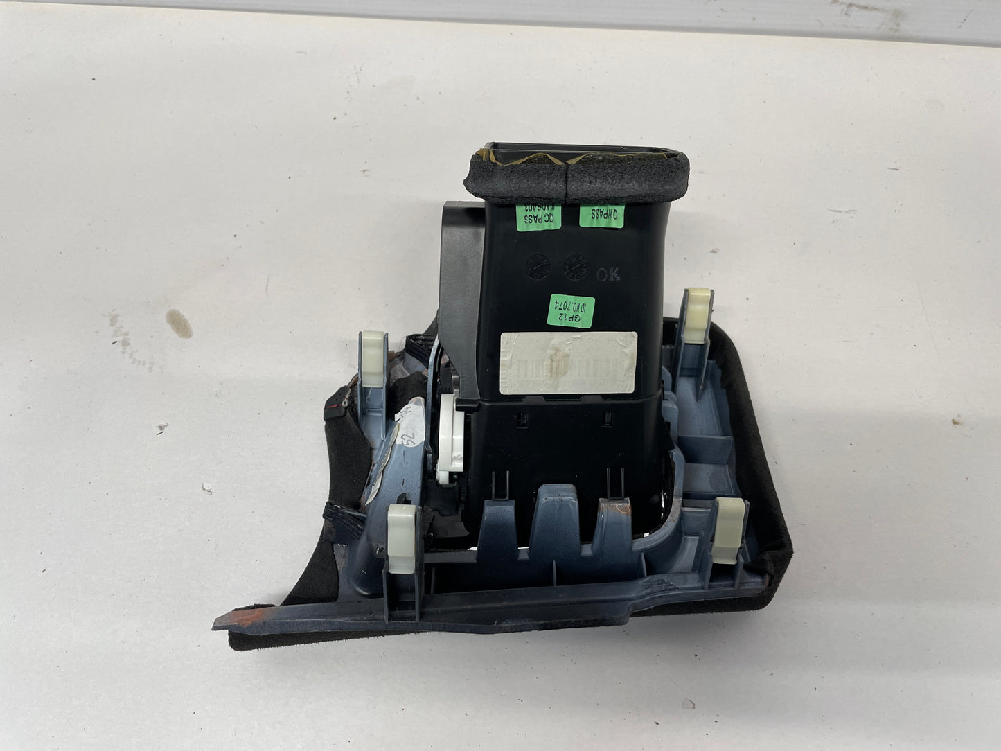 2015 Chevy SS Sedan Suede Dash Vent OEM - Day's Parts Yard