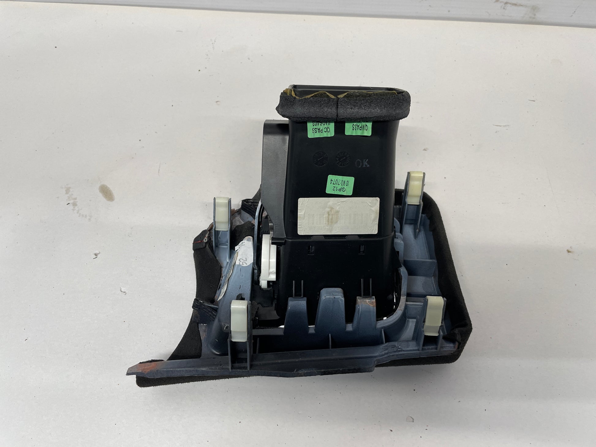 2015 Chevy SS Sedan Suede Dash Vent OEM - Day's Parts Yard