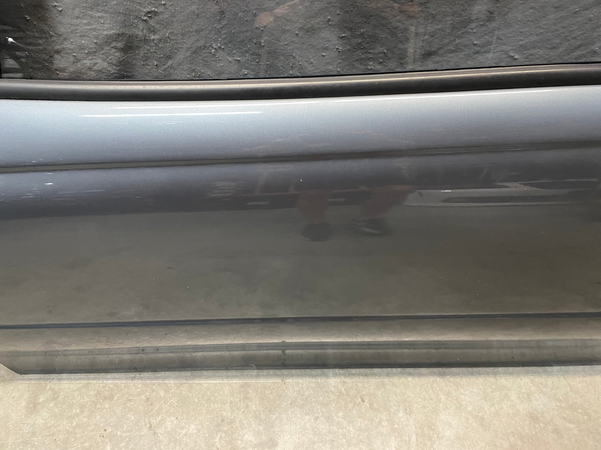 2005 Pontiac GTO LH Driver Exterior Front Door OEM - Day's Parts Yard