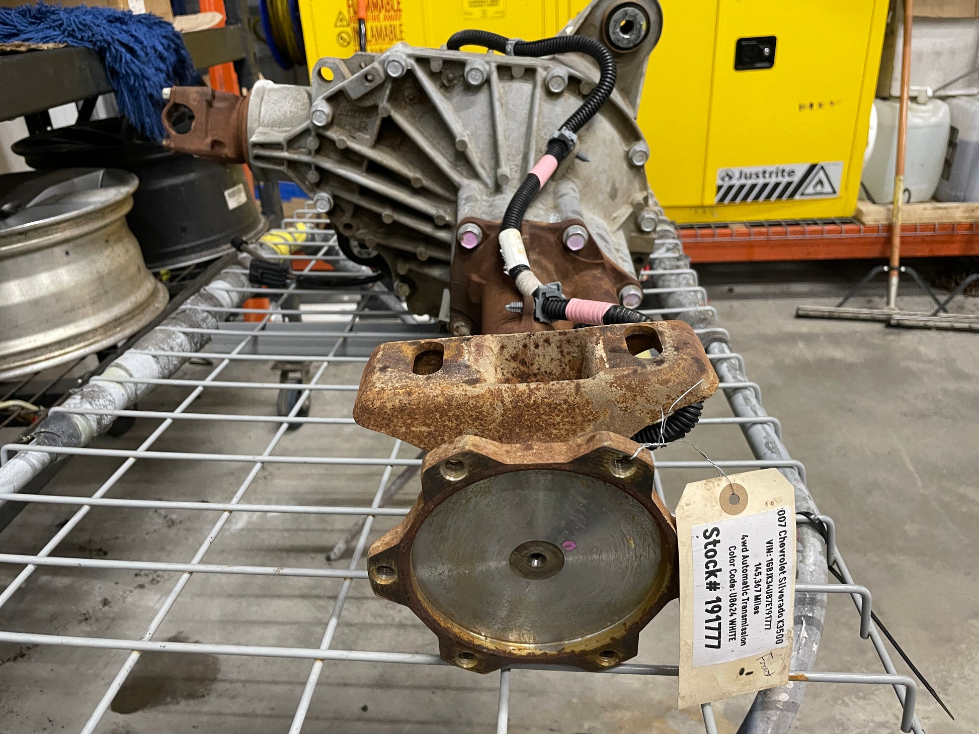 2007 Chevy Silverado K3500 Front Axle Carrier Differential Assembly OEM - Day's Parts Yard