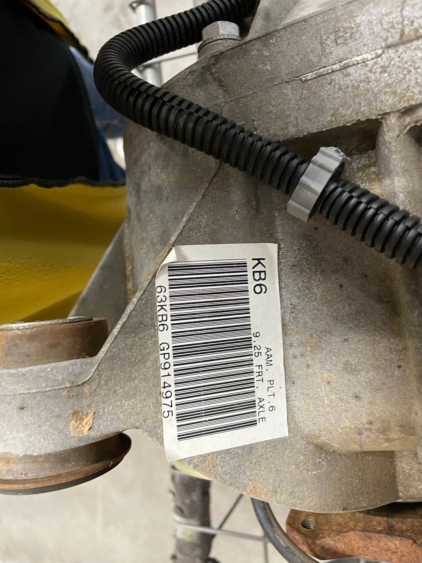 2007 Chevy Silverado K3500 Front Axle Carrier Differential Assembly OEM - Day's Parts Yard