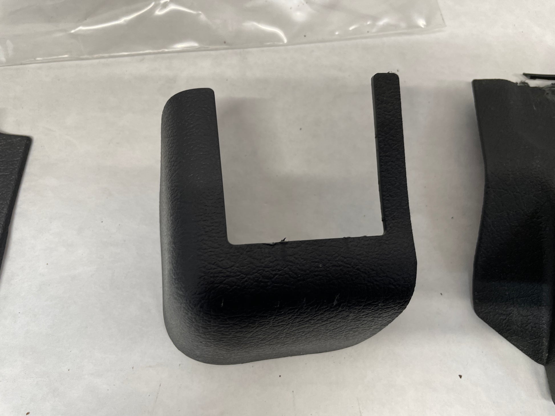 2005 Pontiac GTO Complete LH Driver 4pc Front Seat Rail Frame Trim Set OEM - Day's Parts Yard