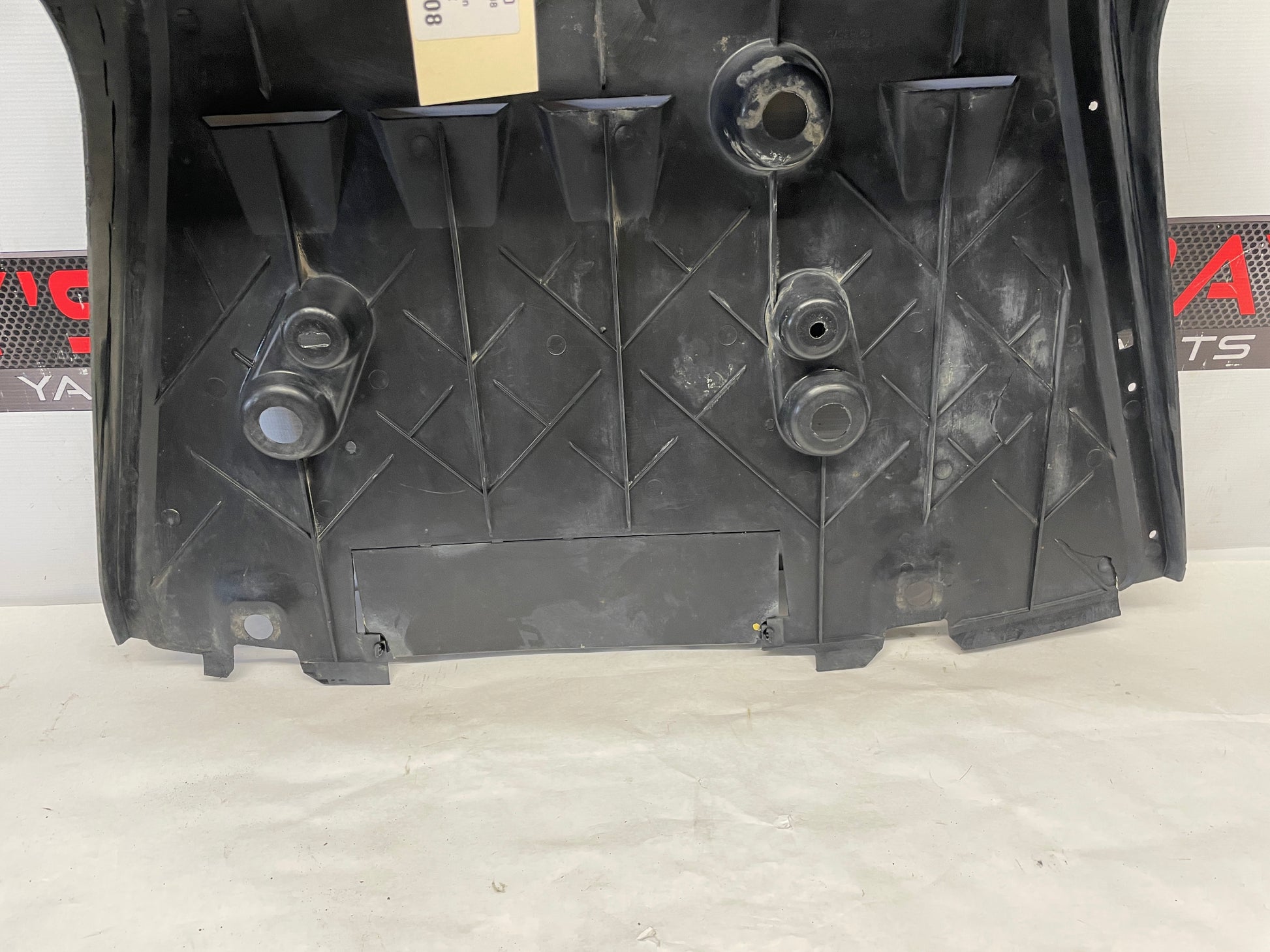 2006 Pontiac GTO Rear Air Deflector Differential Center Lower Body Cover OEM - Day's Parts Yard