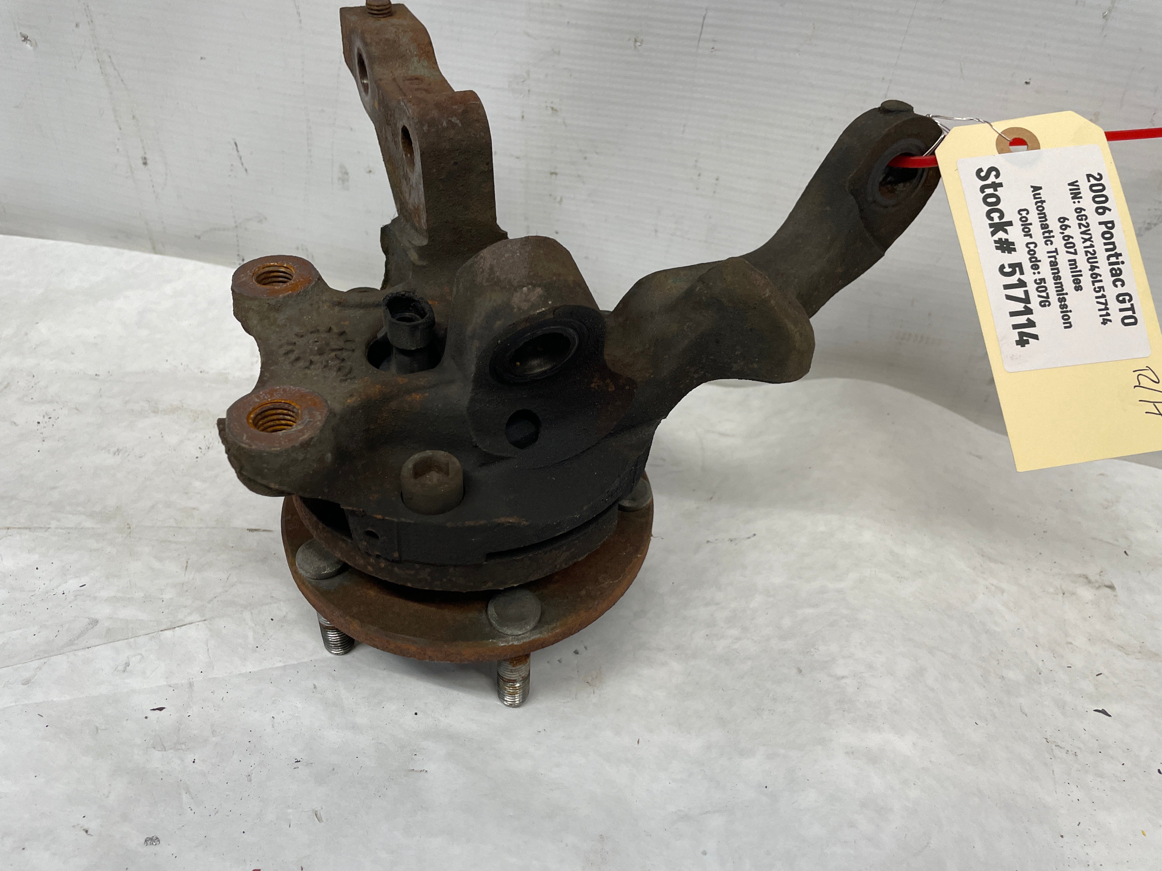 2006 Pontiac GTO RH Passenger Front Suspension Spindle Hub Knuckle Ass