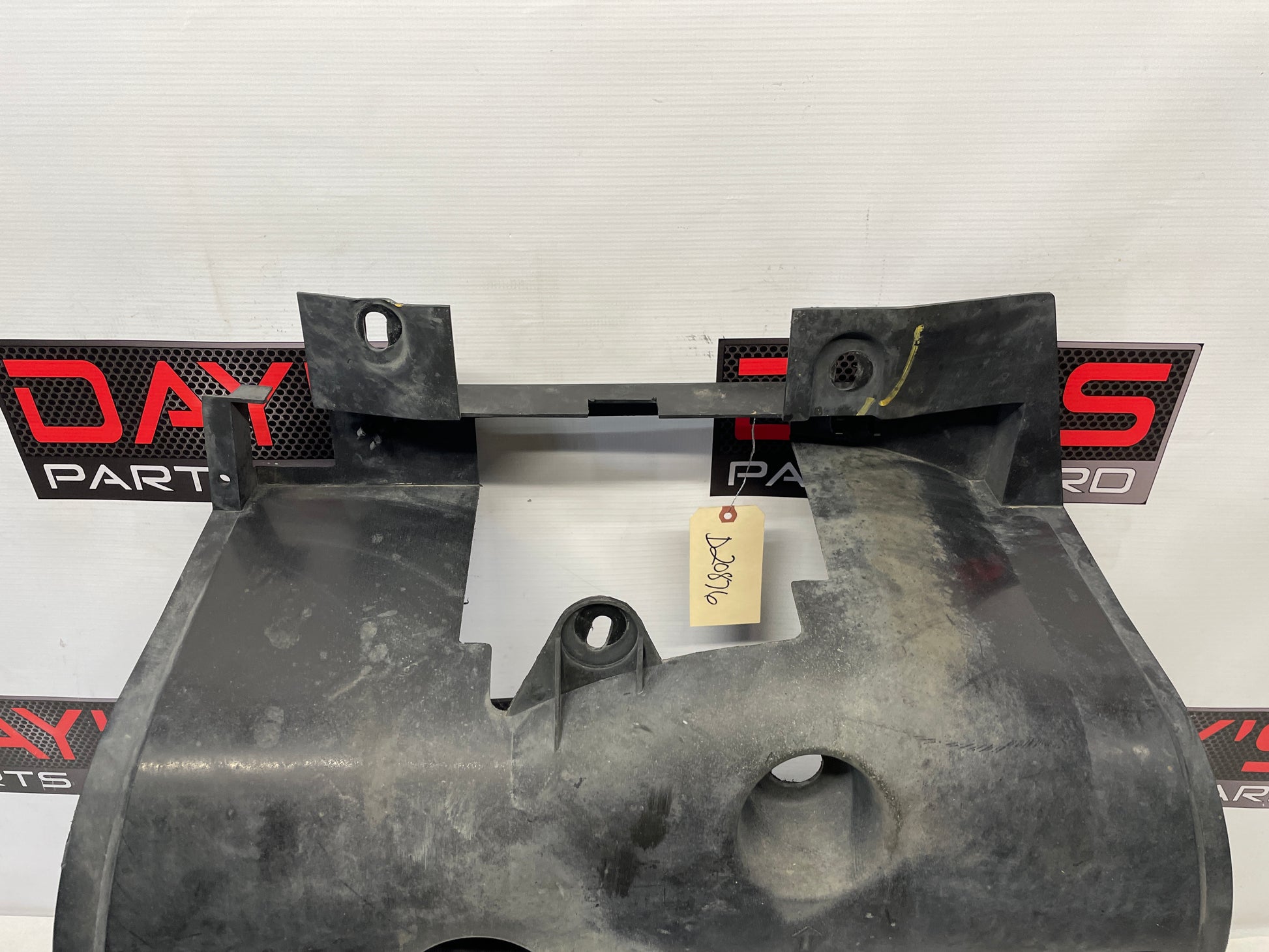 2006 Pontiac GTO Rear Air Deflector Differential Center Lower Body Cover OEM - Day's Parts Yard