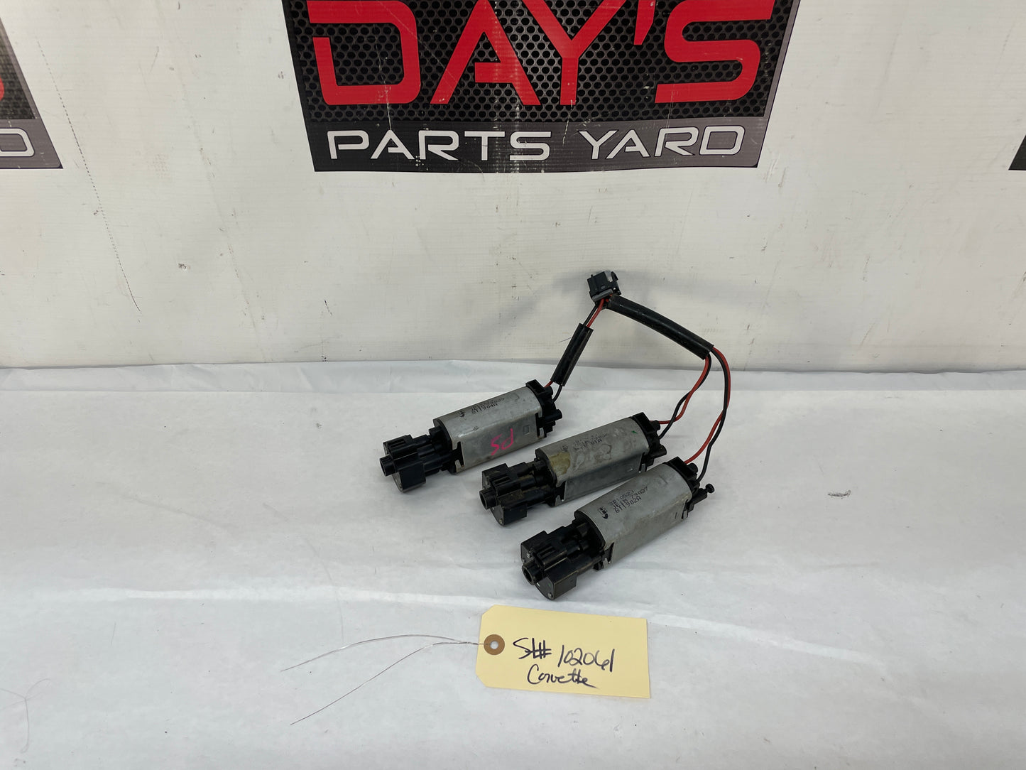 2004 Chevy C5 Corvette RH Passenger Seat Motors OEM - Day's Parts Yard