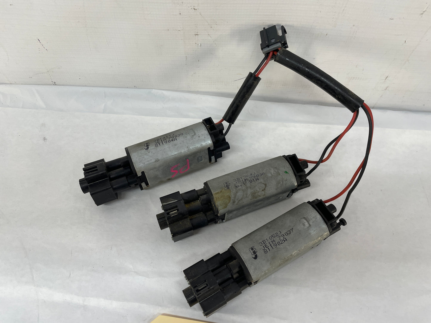 2004 Chevy C5 Corvette RH Passenger Seat Motors OEM - Day's Parts Yard