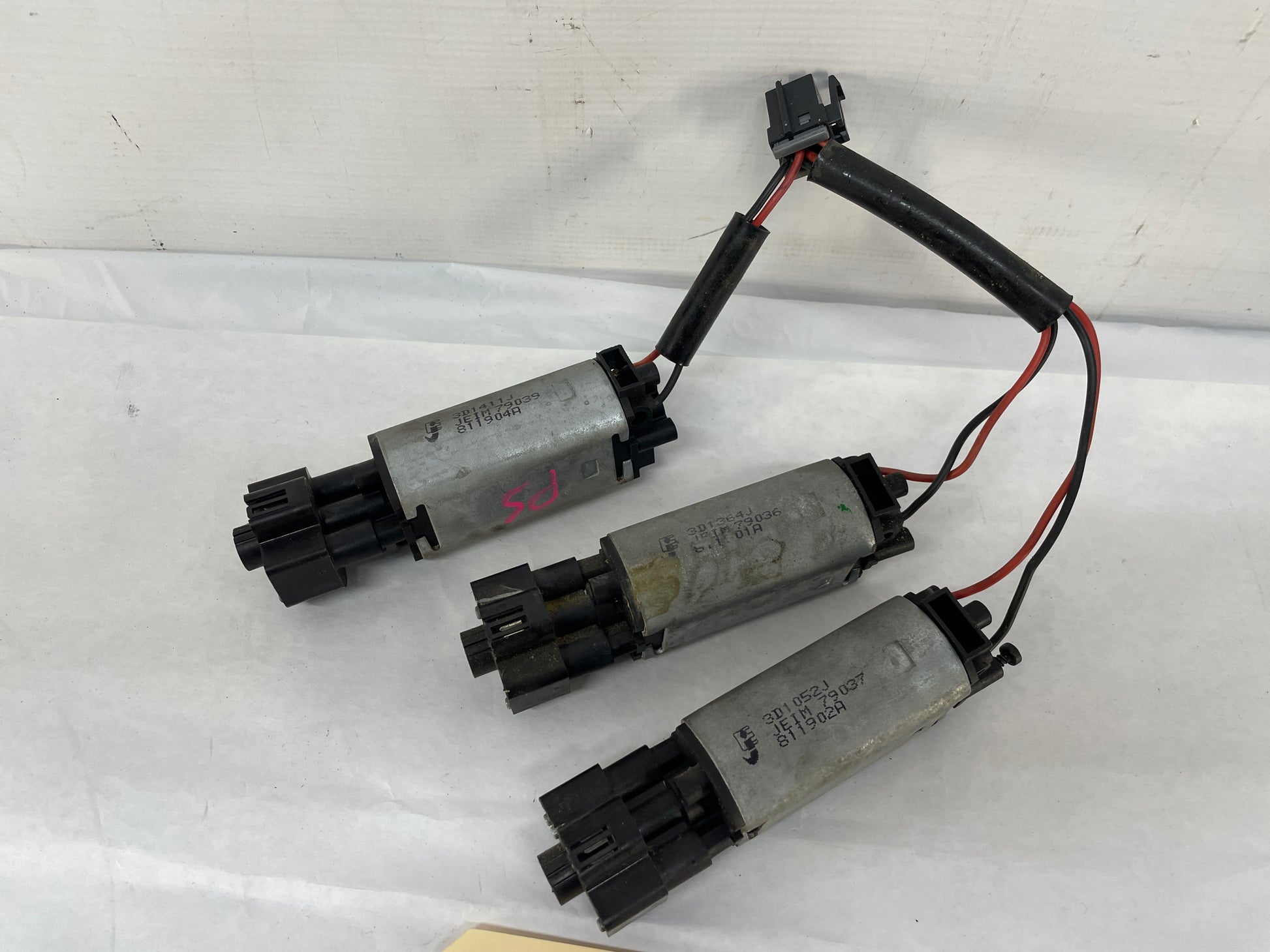 2004 Chevy C5 Corvette RH Passenger Seat Motors OEM - Day's Parts Yard