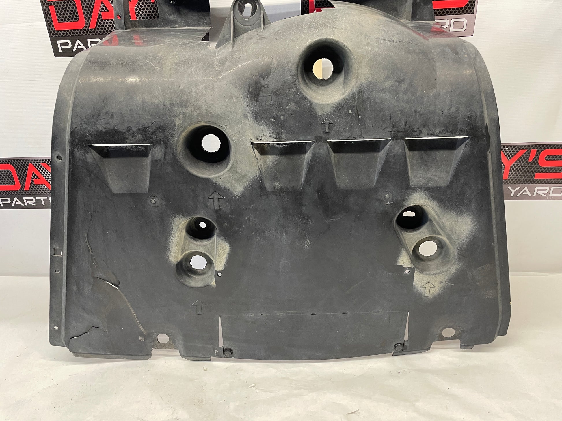 2006 Pontiac GTO Rear Air Deflector Differential Center Lower Body Cover OEM - Day's Parts Yard