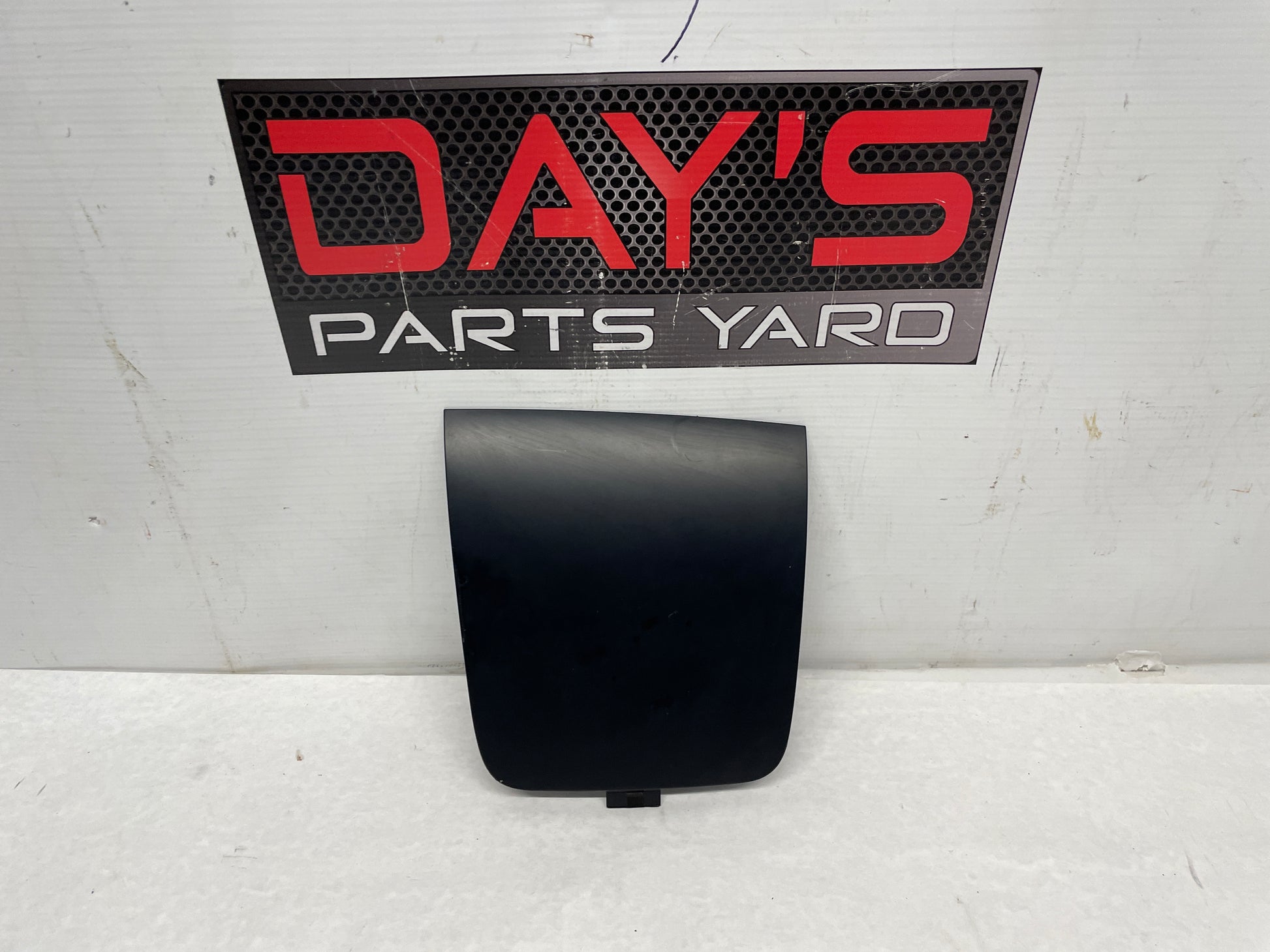 2005 Pontiac GTO Center Dash Upper Radio Bezel Top Trim Plate OEM - Day's Parts Yard