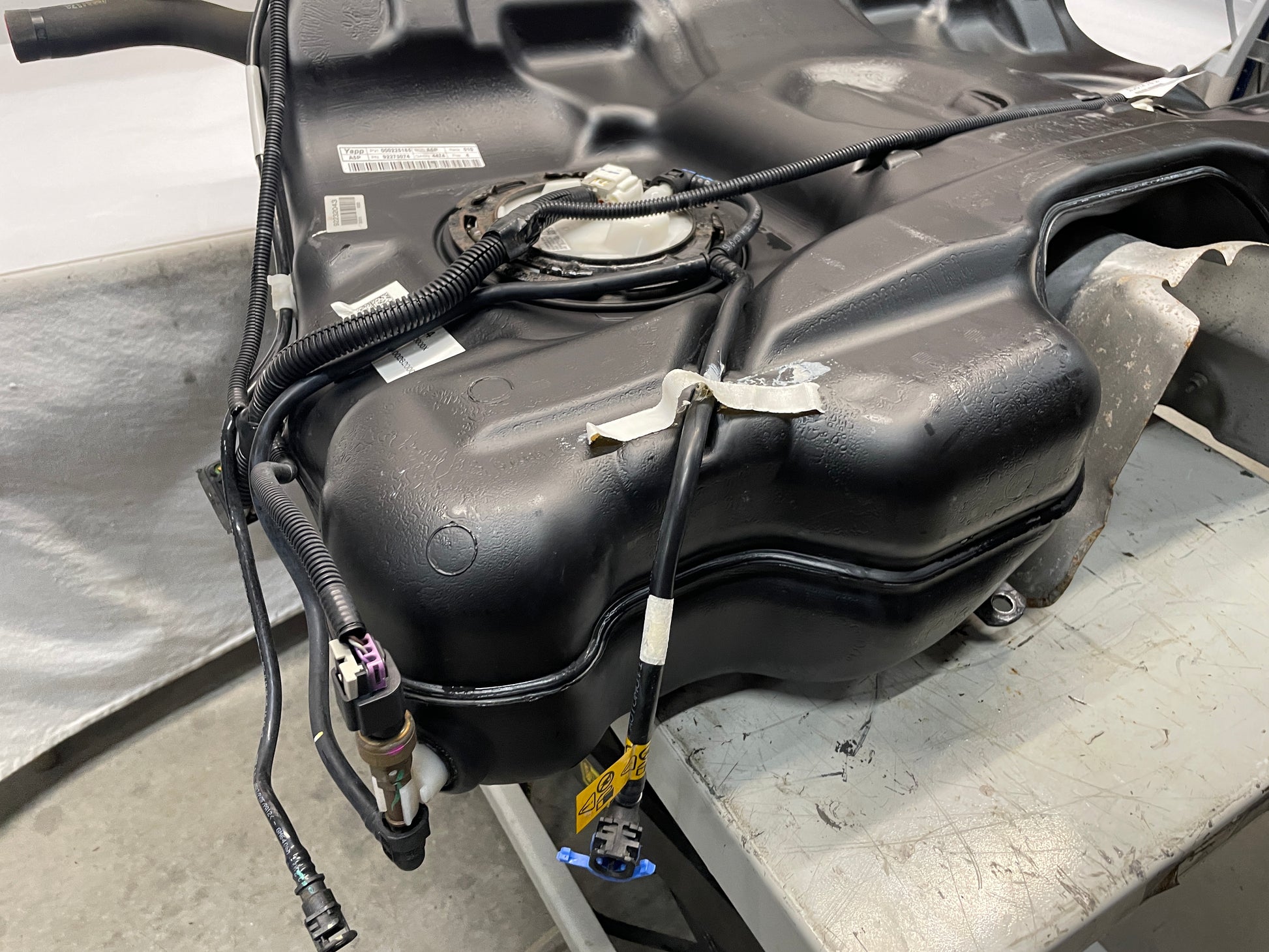 2016 Chevy SS Sedan Complete Fuel Gas Tank w/ Pumps OEM - Day's Parts Yard