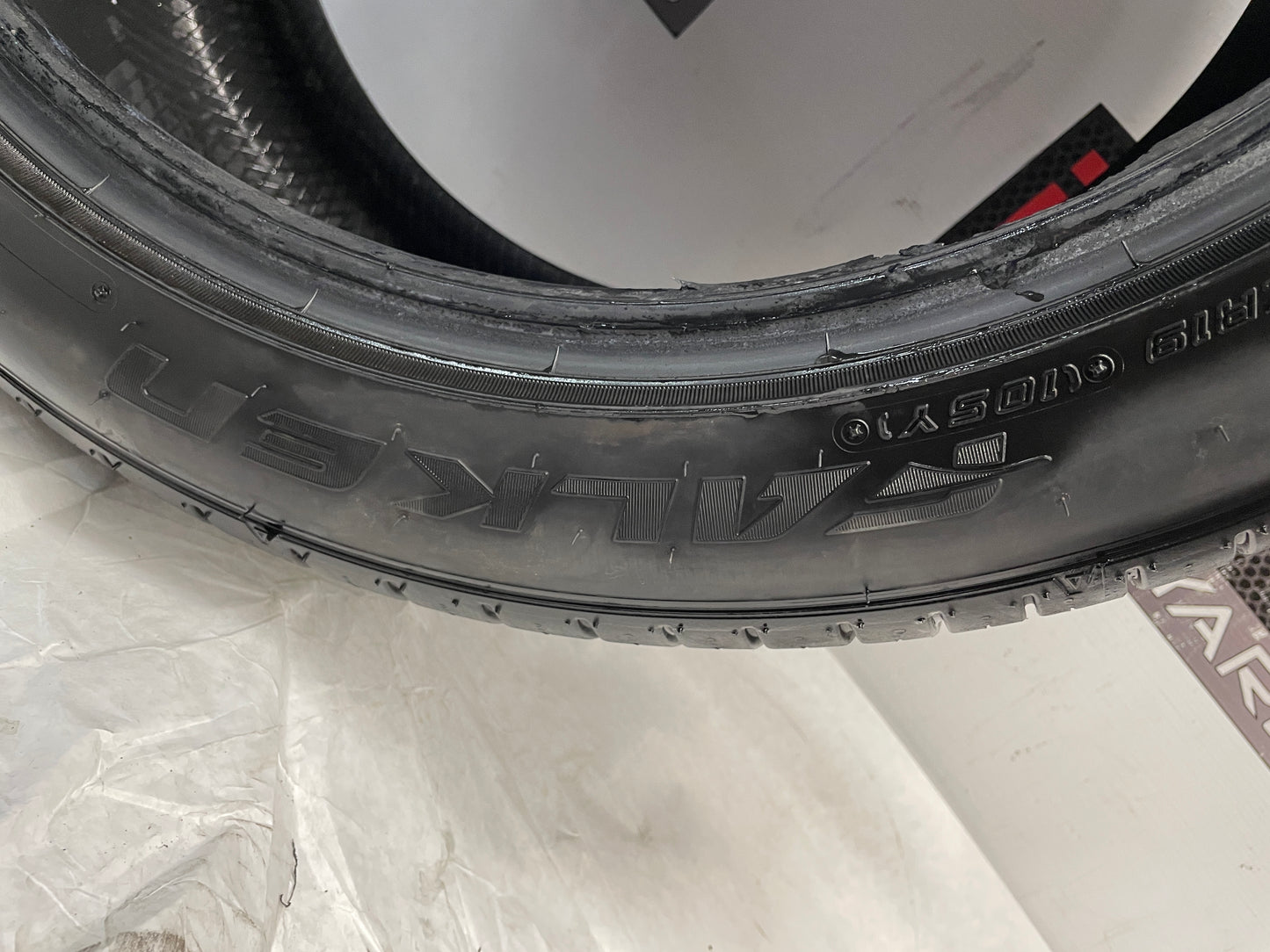 TiresFalken Azenis 275/40ZR - Day's Parts Yard