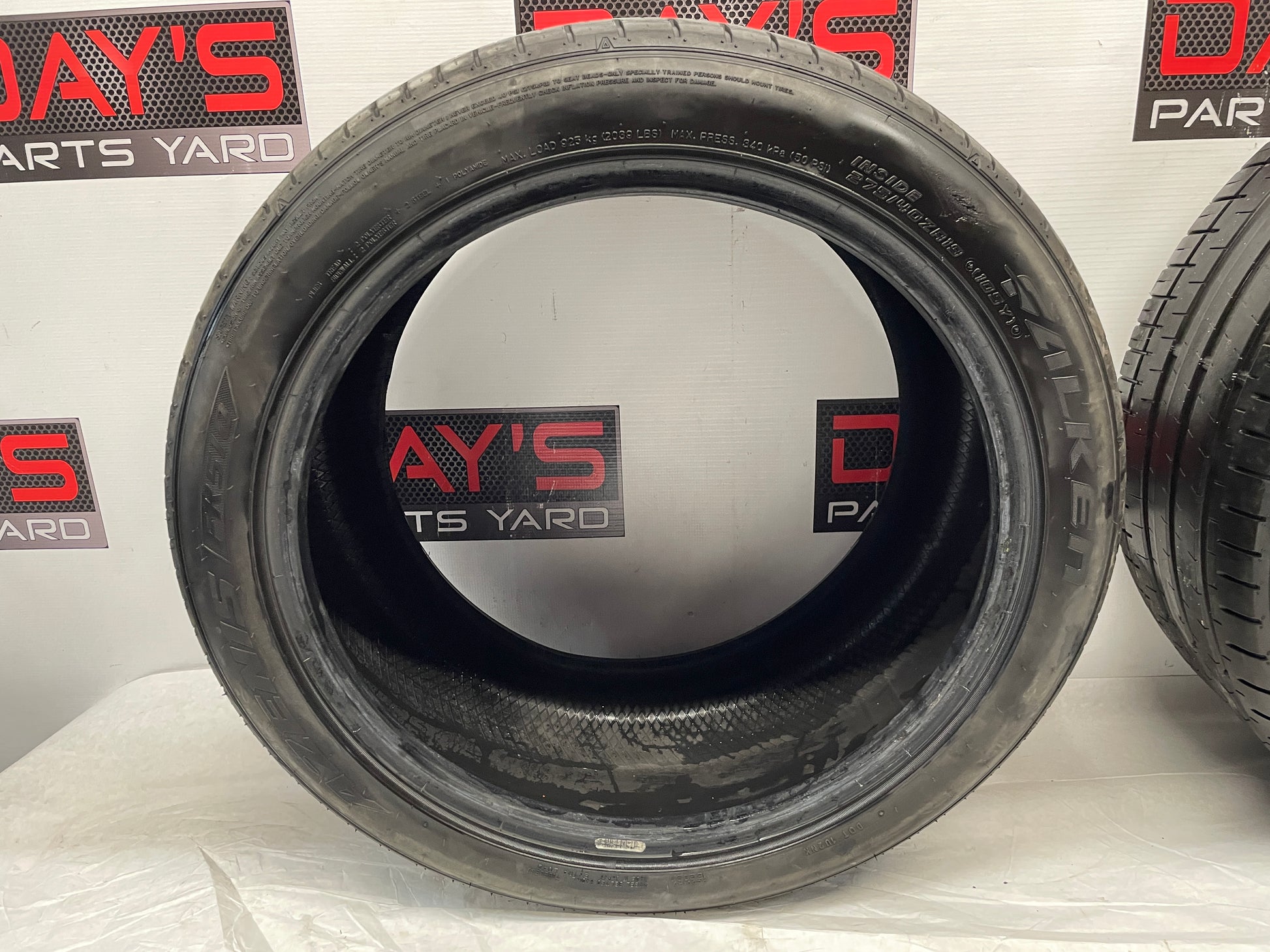 TiresFalken Azenis 275/40ZR - Day's Parts Yard