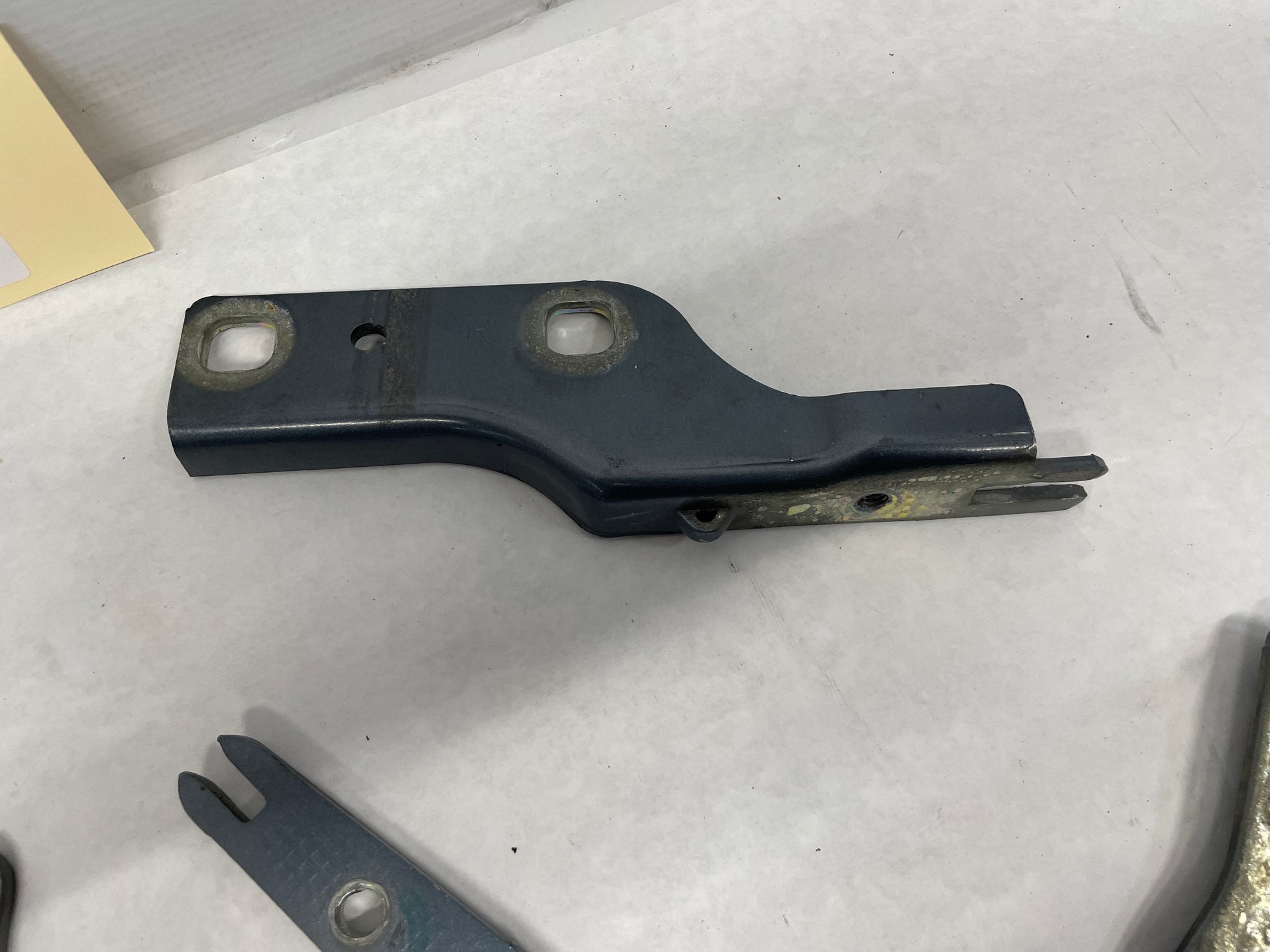2005 Pontiac GTO RH & LH Hood Hinges OEM - Day's Parts Yard