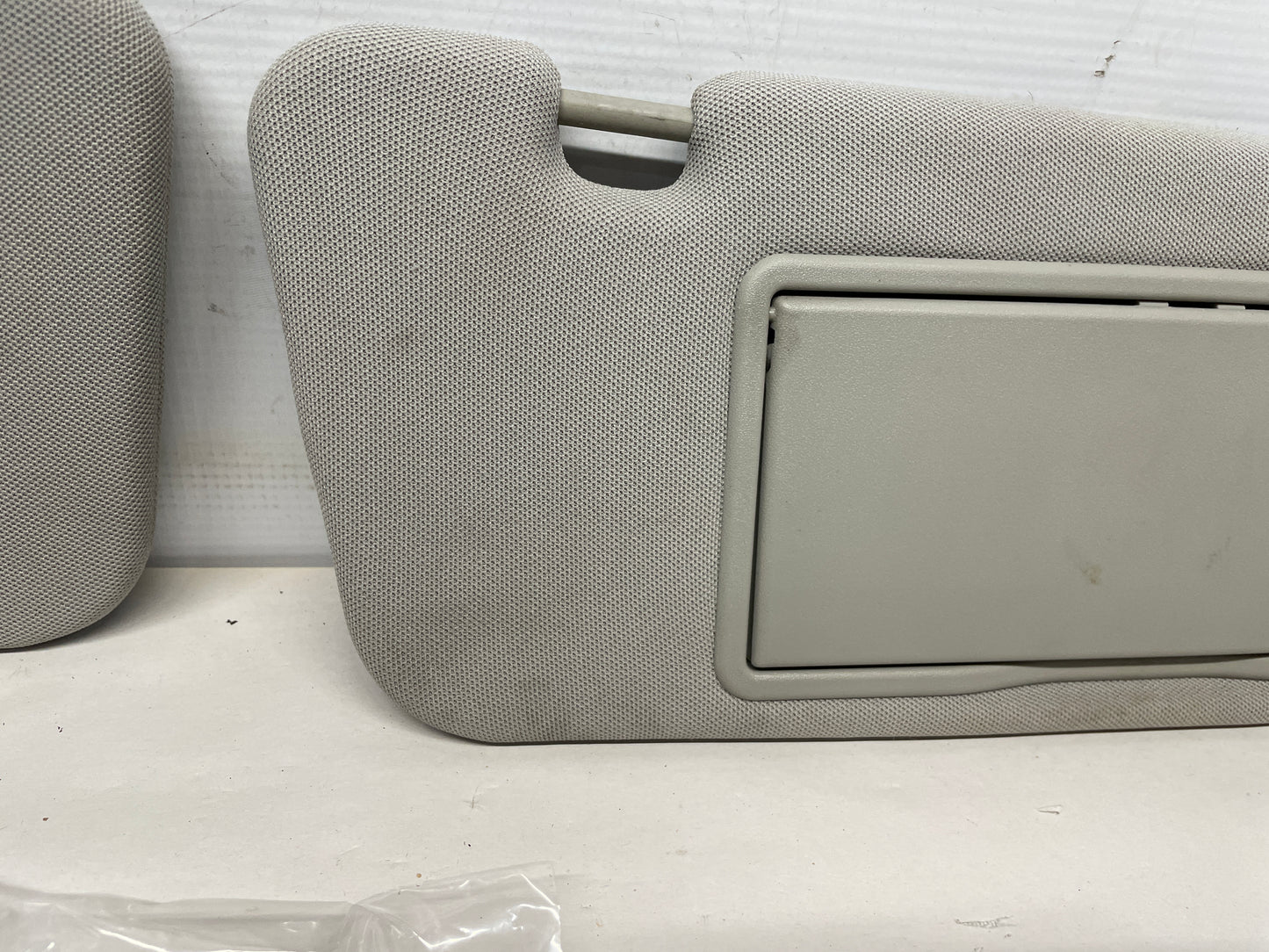 2015 Chevy SS Sedan RH & LH Sun Visor Sunvisor w/Clips OEM - Day's Parts Yard